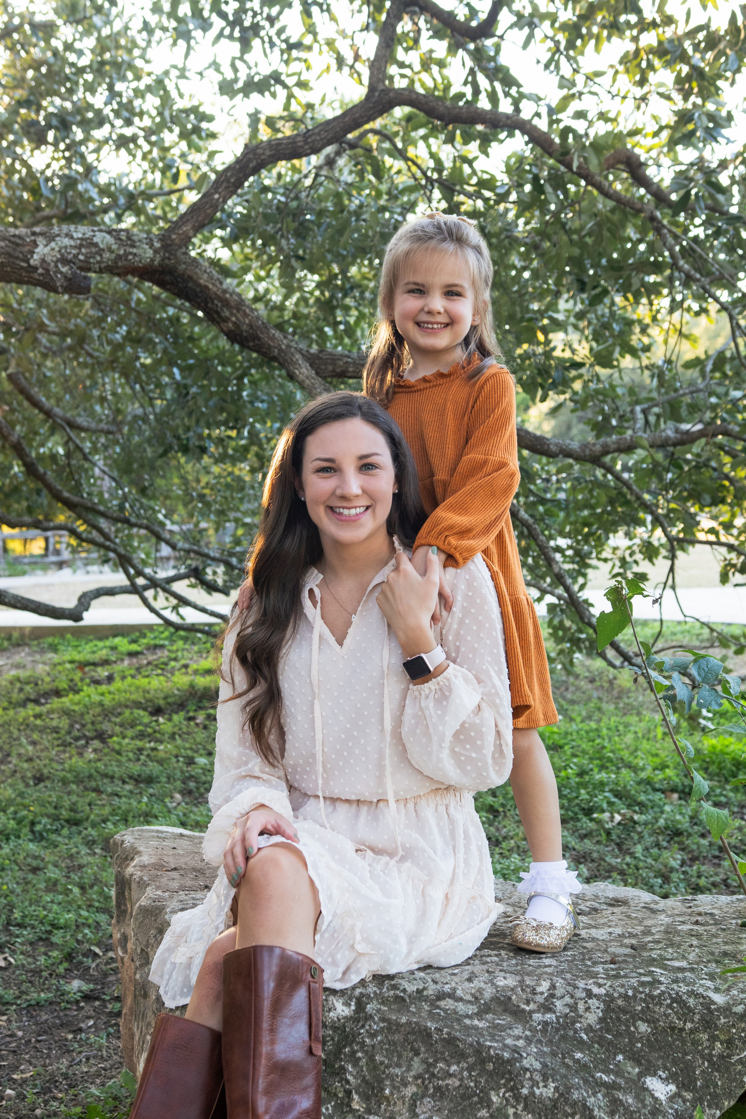 Family photoshoot at Bull Creek Park in Austin