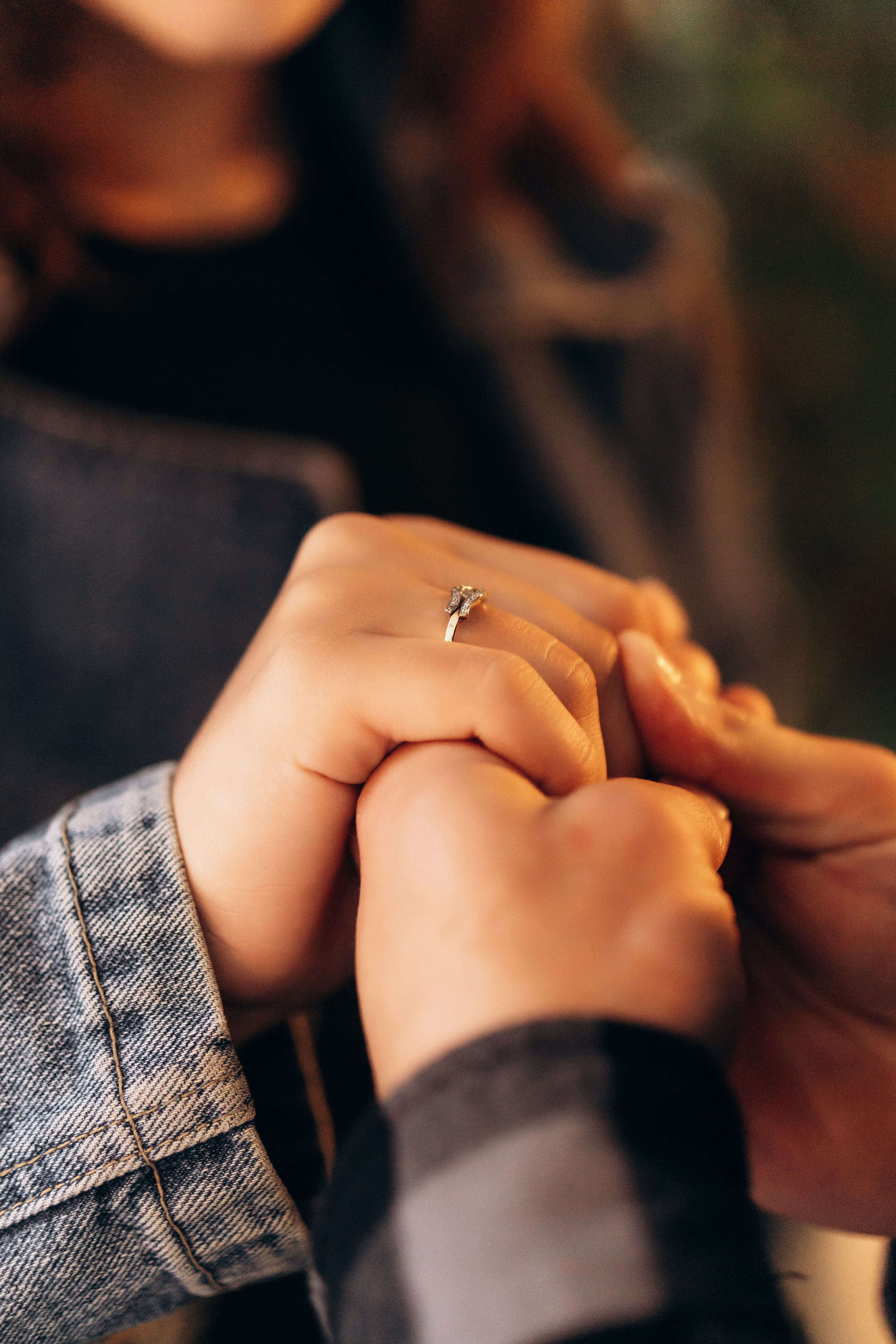 Sunset Embrace. Fotograf Katowice – sesje indywidualne, rodzinne, ślubne