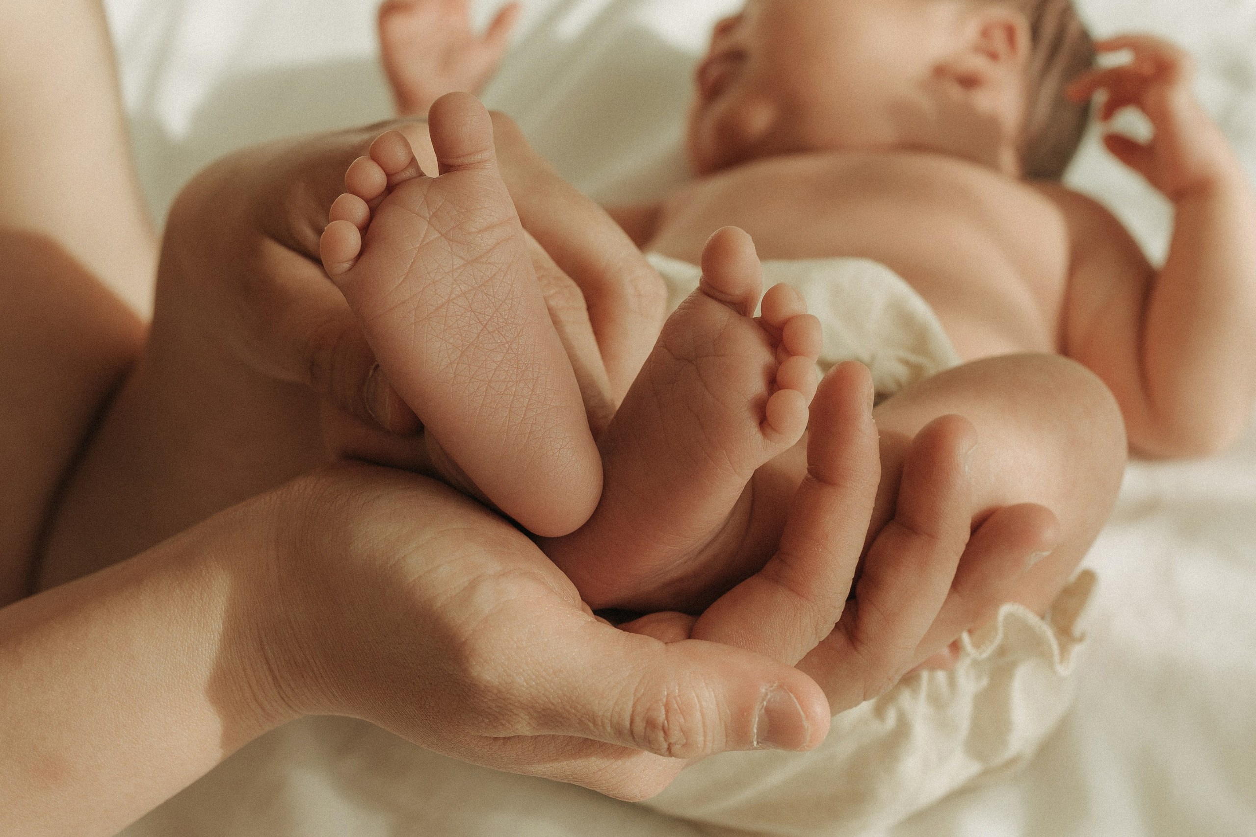 Cozy At-Home Newborn Photography – Warm & Emotional. Alisa Tant — Family and newborn photographer Bucks County, Montgomery county, Philadelphia, NJ