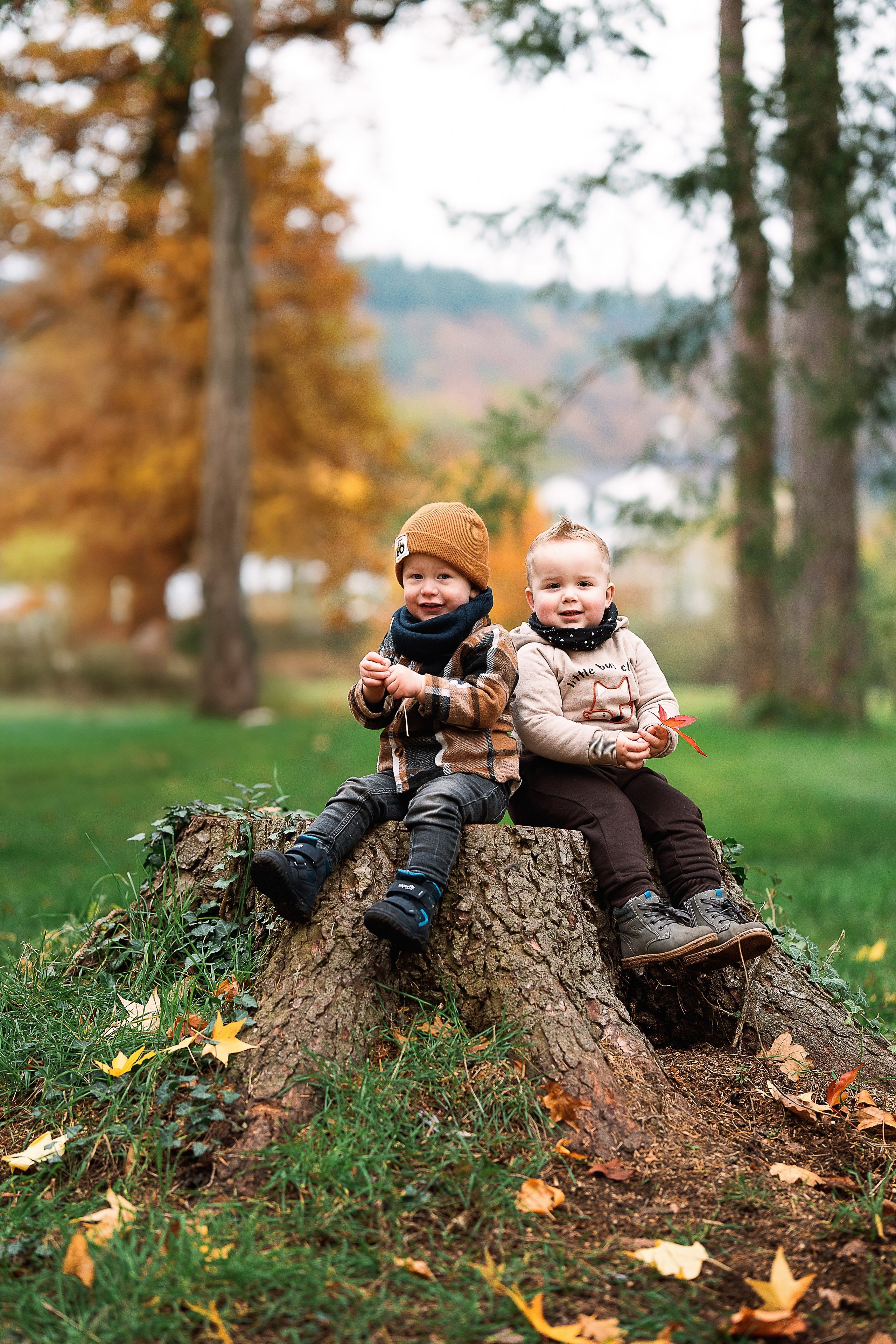 Beautiful autumn days. Family, conceptual women portrait photograher in Geneva, Switzerland