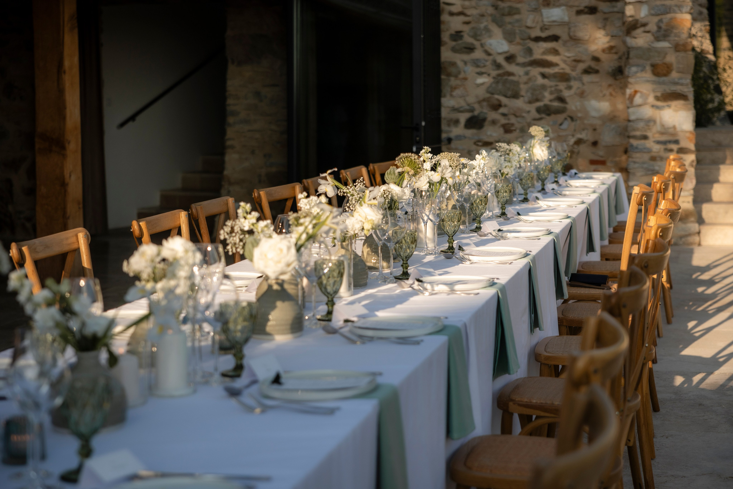 Modern Château Wedding in Occitanie — Domaine de Merlac. Eugénie Smirnova — Wedding & Elopement Photographer in Southwest France