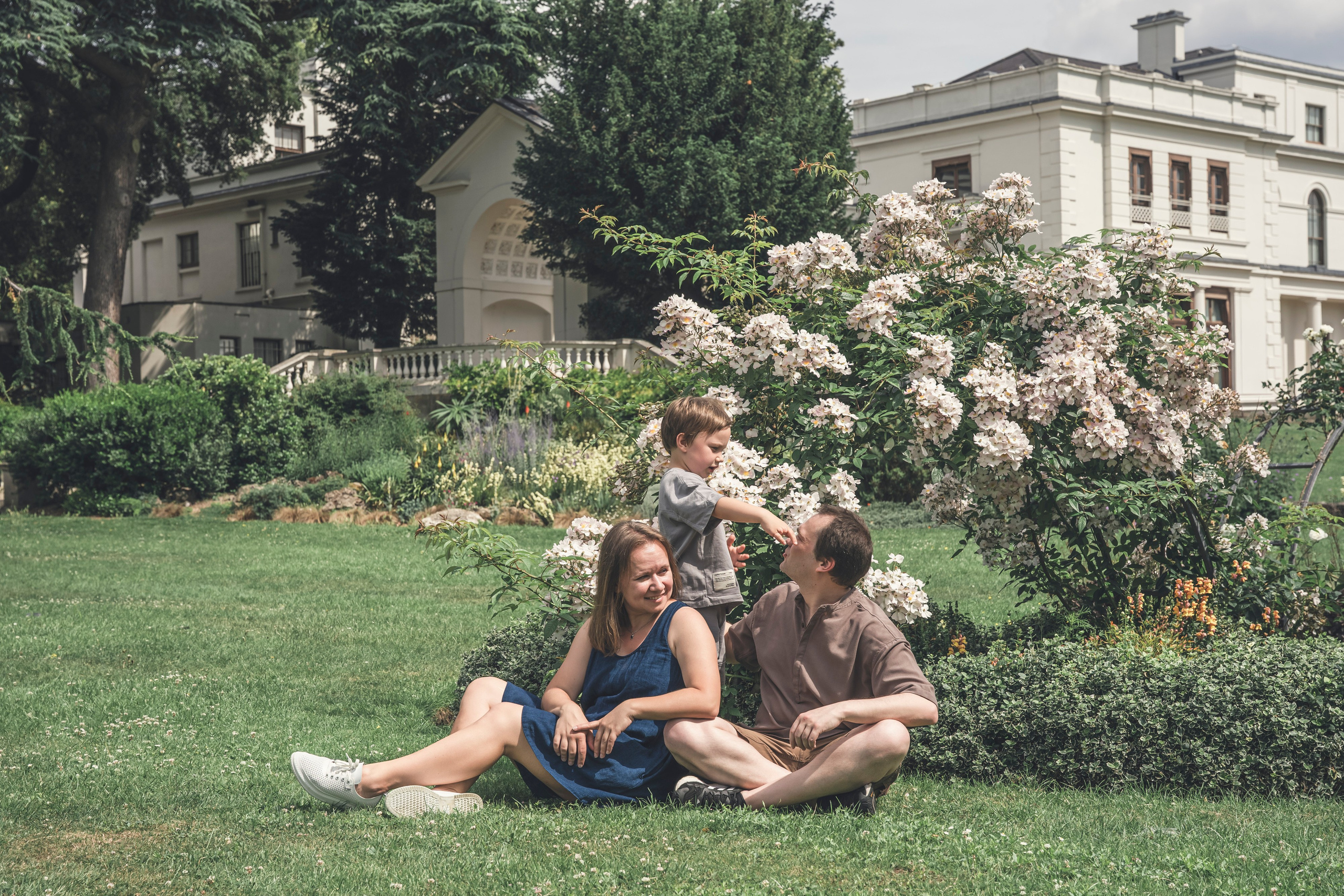 Family walk. Tonya Kyrylenko photographer in London
