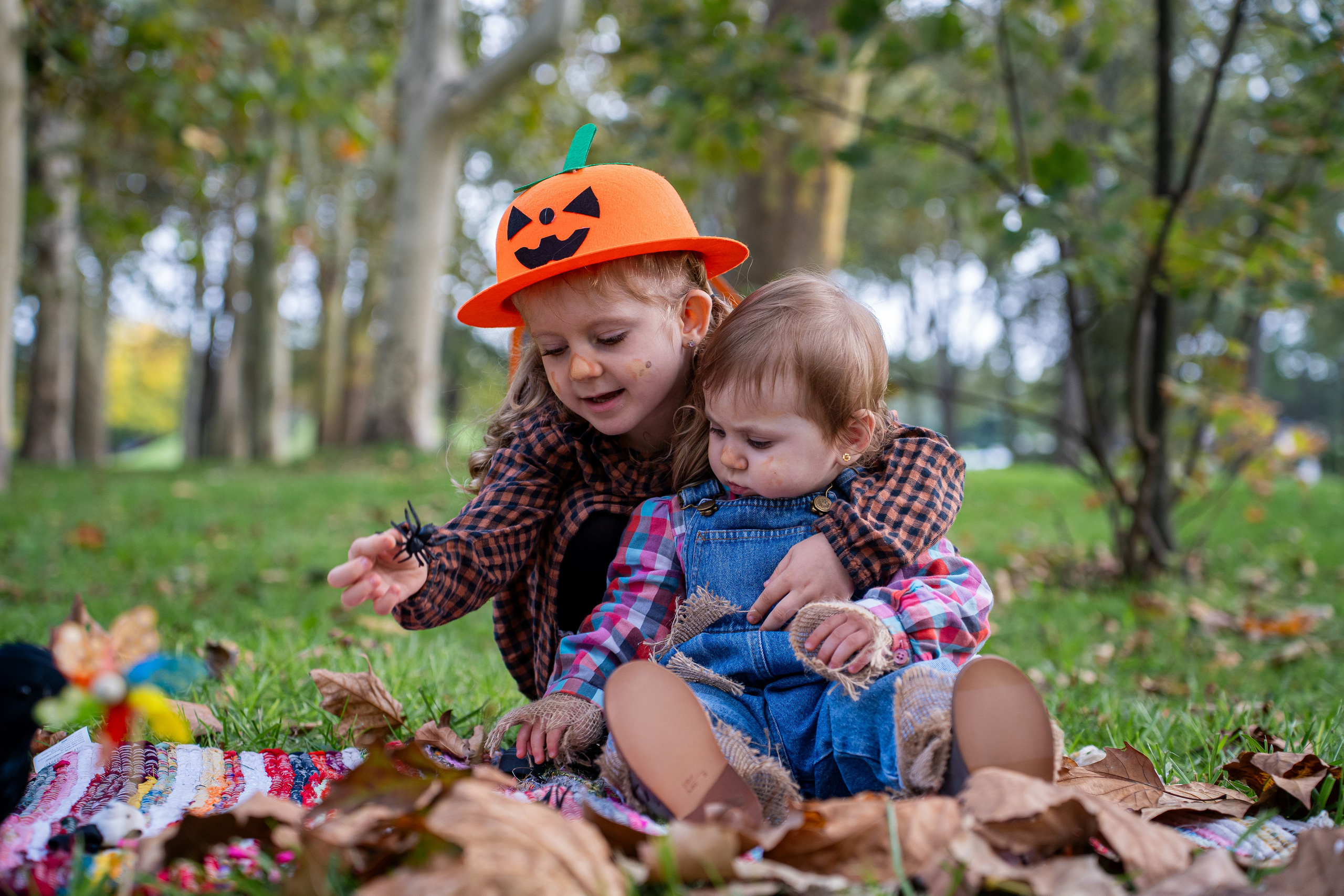 Anelise & Eleni Haloween Party. Adelinne