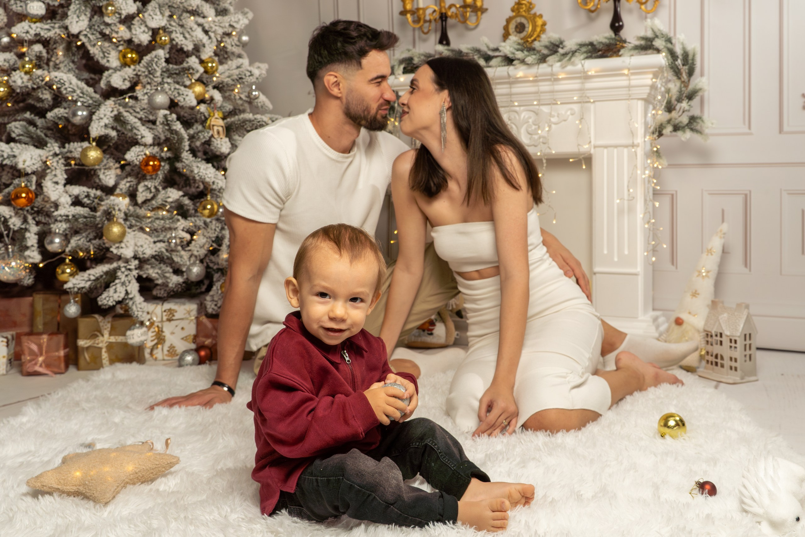 Album Oana, Alin și Sabin. Adelinne — fotograf profesionist în Constanța pentru familii, bebeluși și evenimente