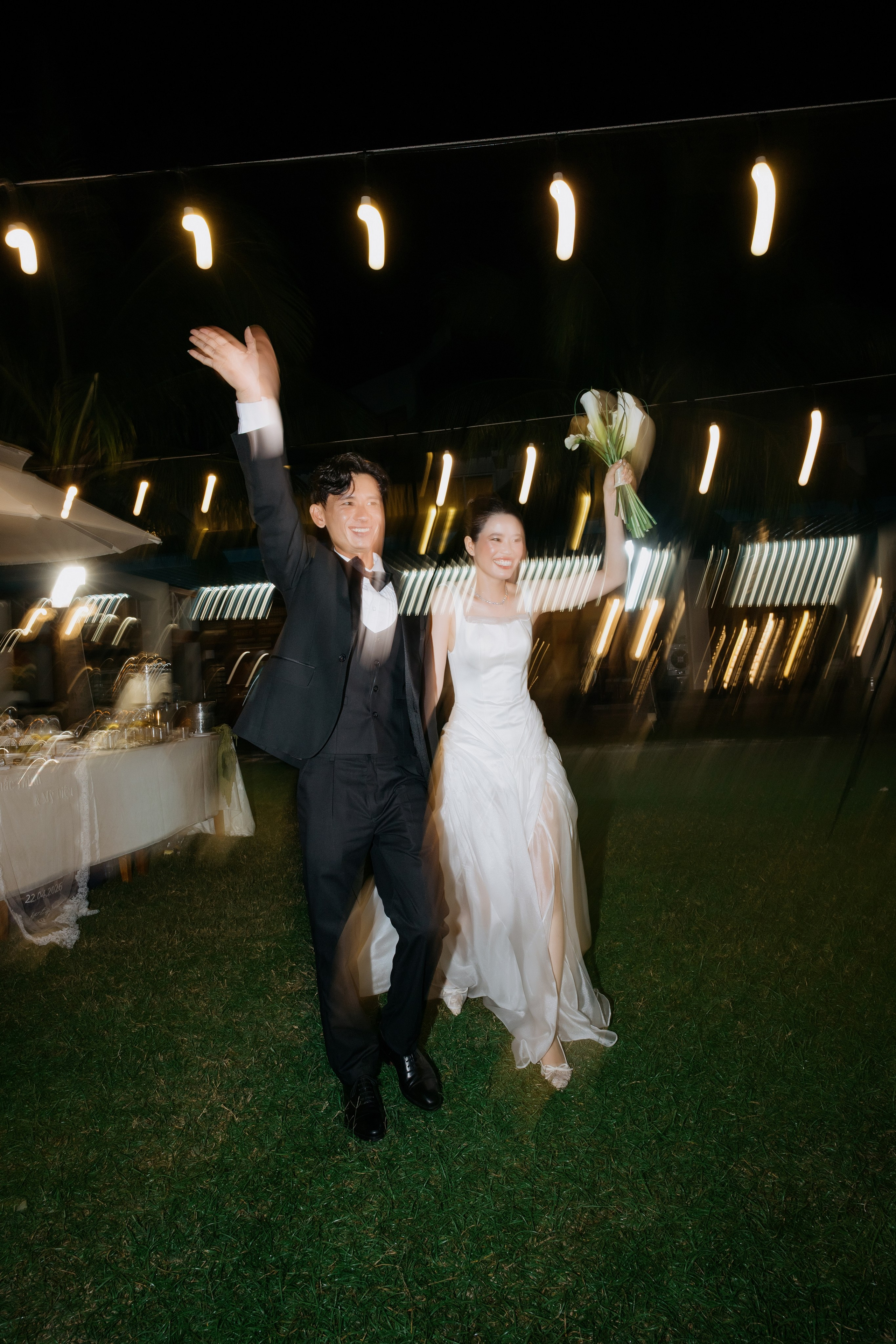 DIEU & THINH/Destination Wedding. Nhiếp ảnh gia đám cưới hàng đầu tại Thành Phố Hồ Chí Minh
