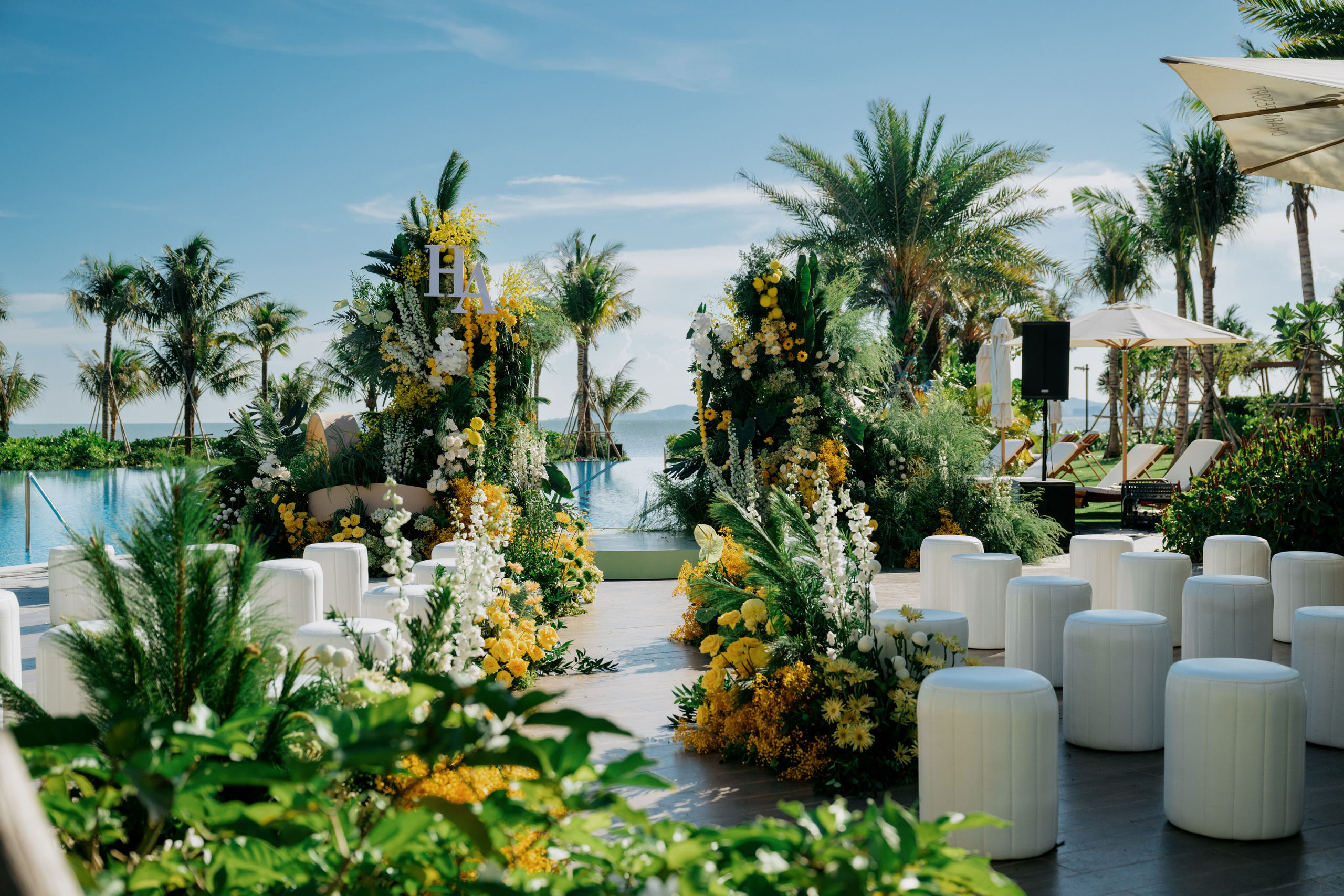 DUC HOANG & HUONG ANH / The Vows. Saigon Wedding Present | Art Beyond Moments
