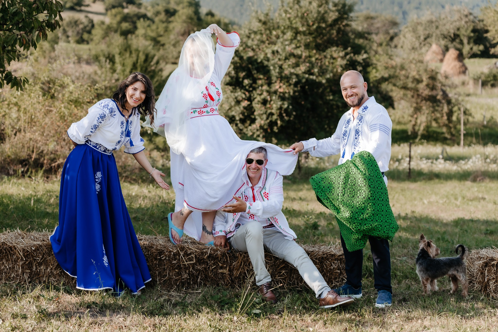 Tradiție și distracție. FotoACTIV.ro - Imaginea ta contează