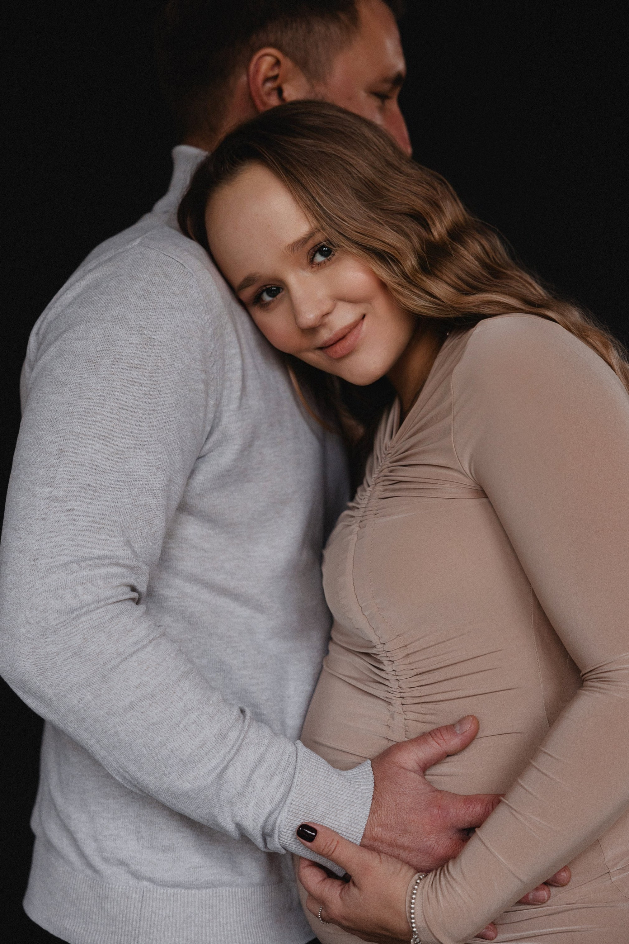 Babybauch Shooting im Fotostudio | Schwangerschaftsfotos in Bochum. Hochzeitsfotografin Bochum | Halyna Reiche Fotografie NRW