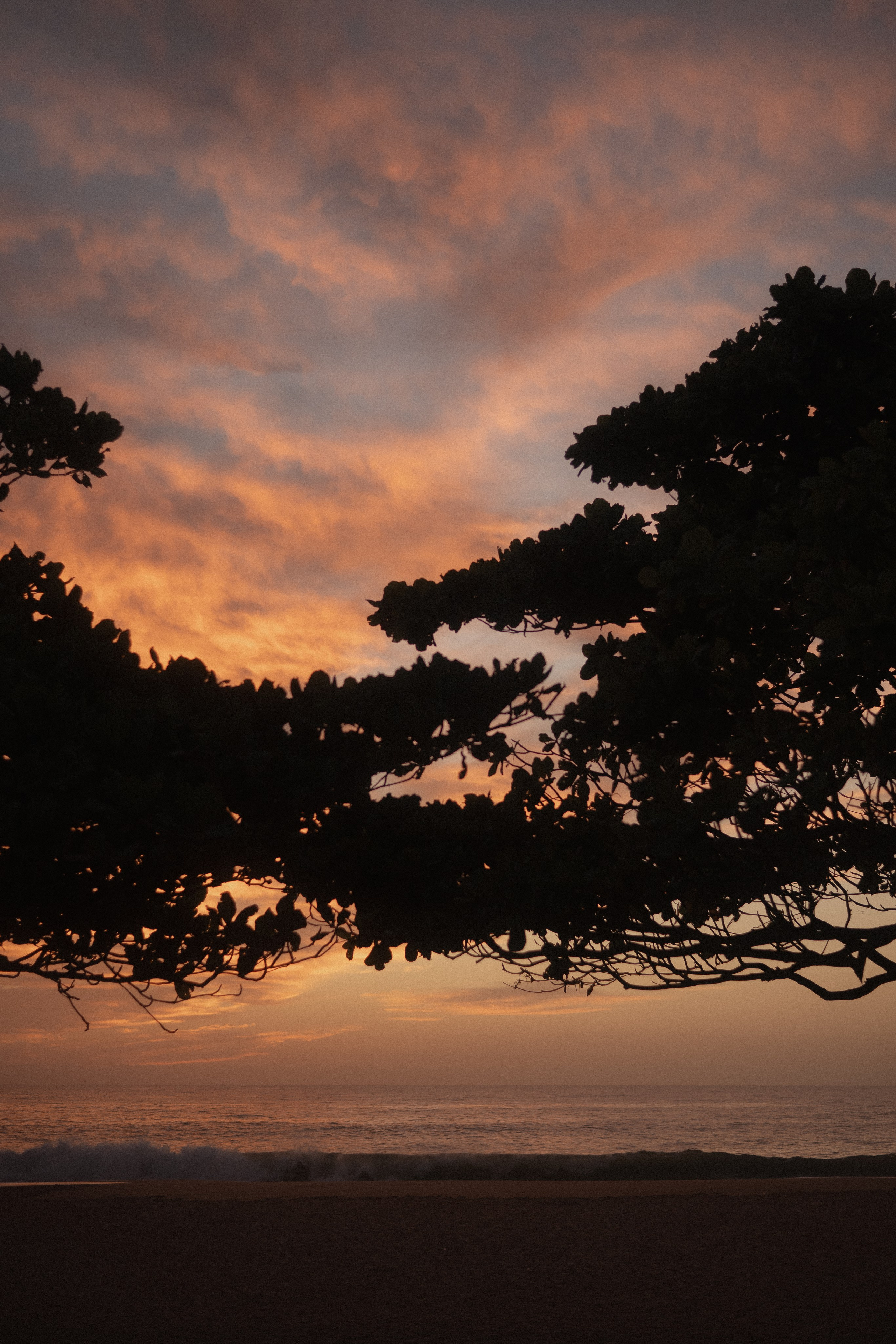 Isabella & Rodrigo | Vila Velha — ES. Lembrar não é só ver. É sentir de novo