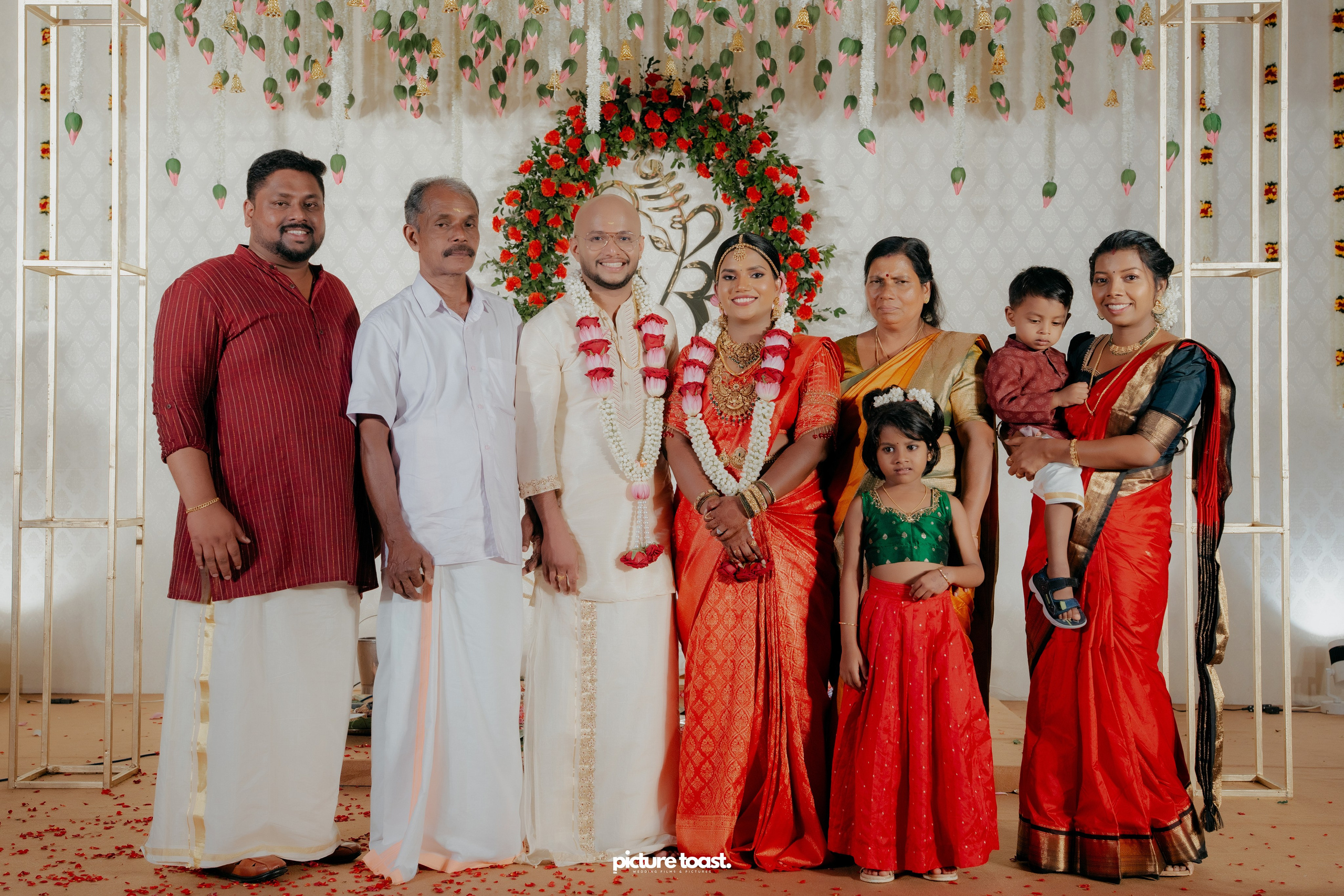 Traditional Kerala Hindu Wedding Ft. Anusree & Vishnu. Fine art Wedding Photographers in India & Canada