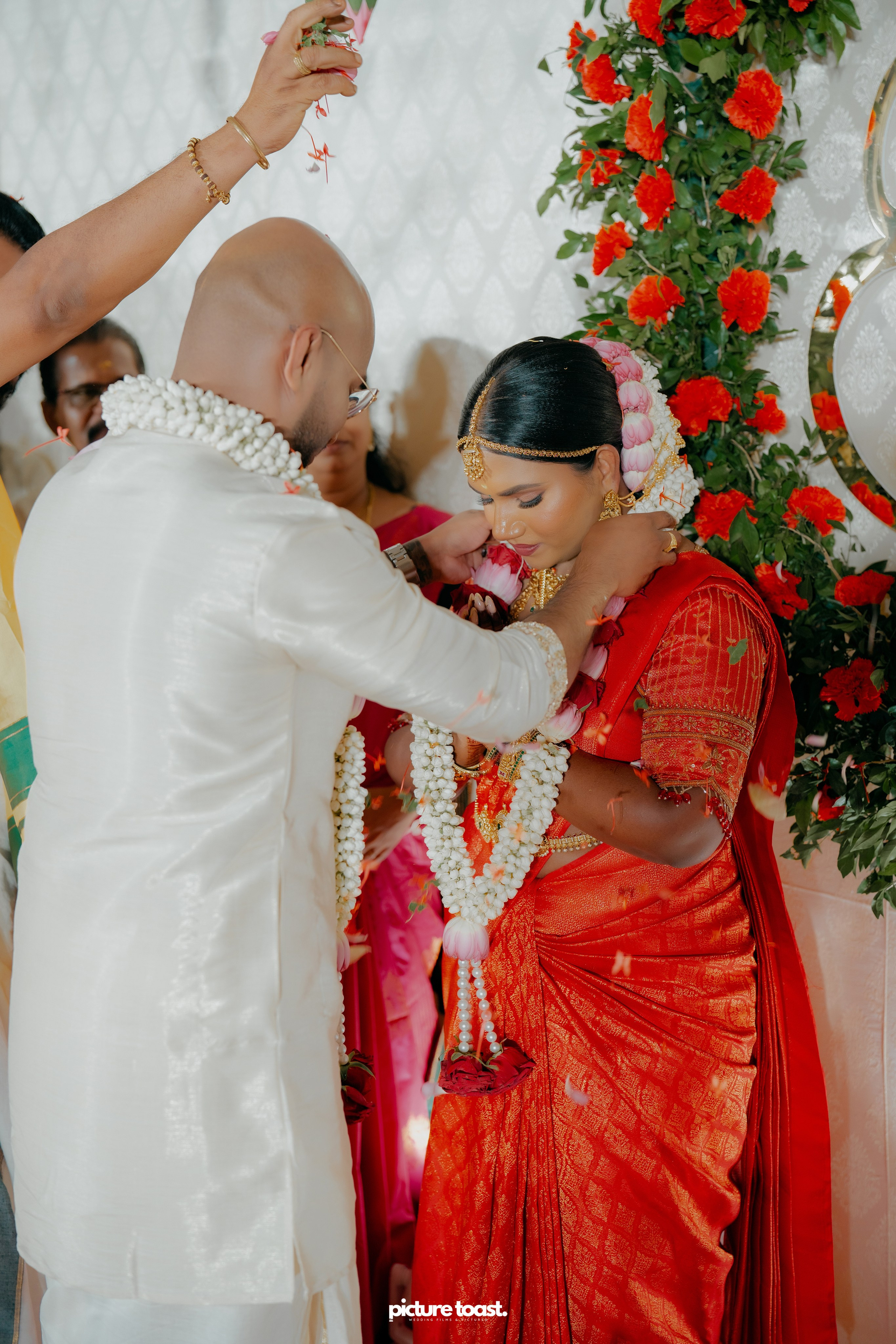 Traditional Kerala Hindu Wedding Ft. Anusree & Vishnu. Fine art Wedding Photographers in India & Canada