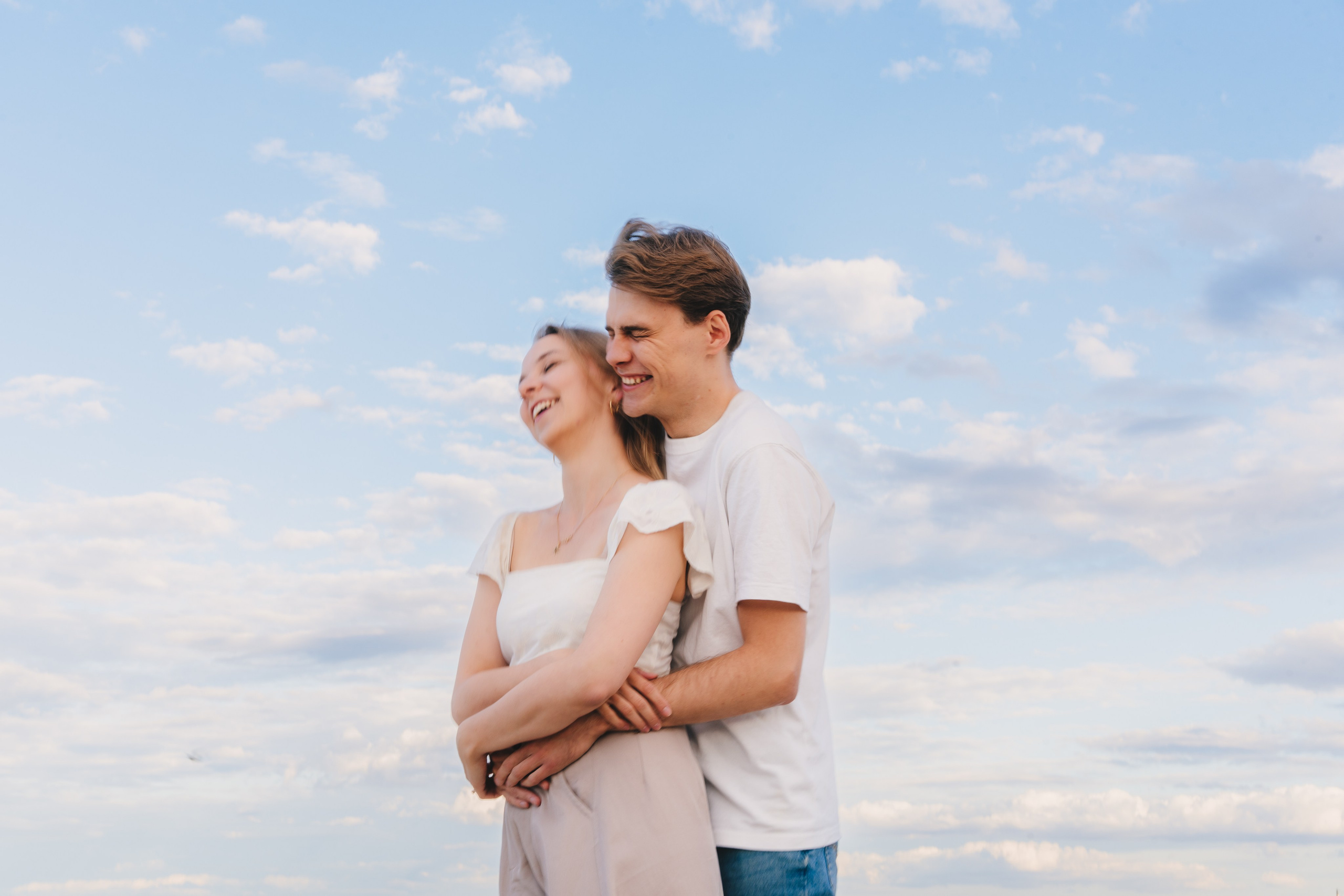 Gracjana i Damian, sesja narzeczeńska nad morzem. Fotograf ślubny & lifestyle Gdańsk, Karolina Baczewska