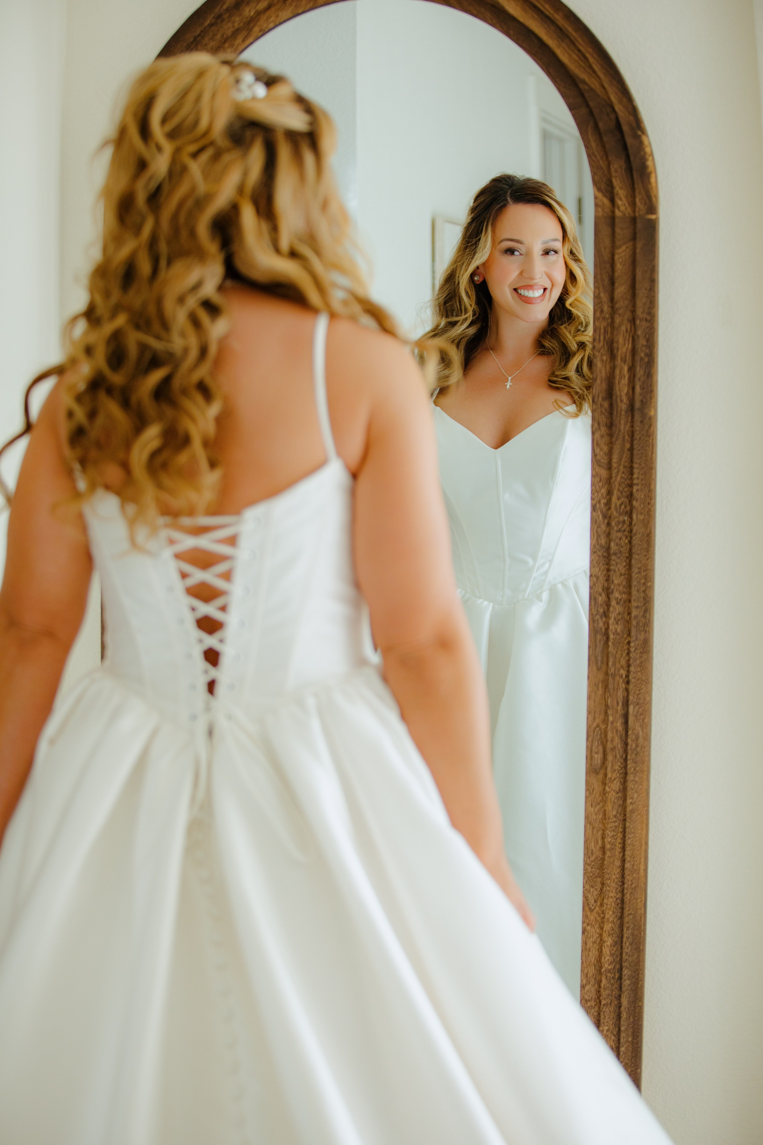 Vanessa Bridal Prep| Sacramento Wedding Photographer. Wedding Photography & Videography San Francisco, Sacramento