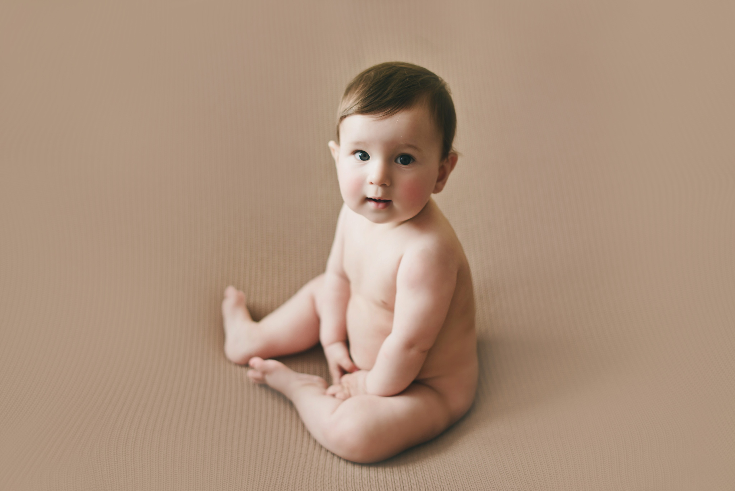 Bebés de 3 a 11 meses. Https://newbornphoto.wfolio.pro/me