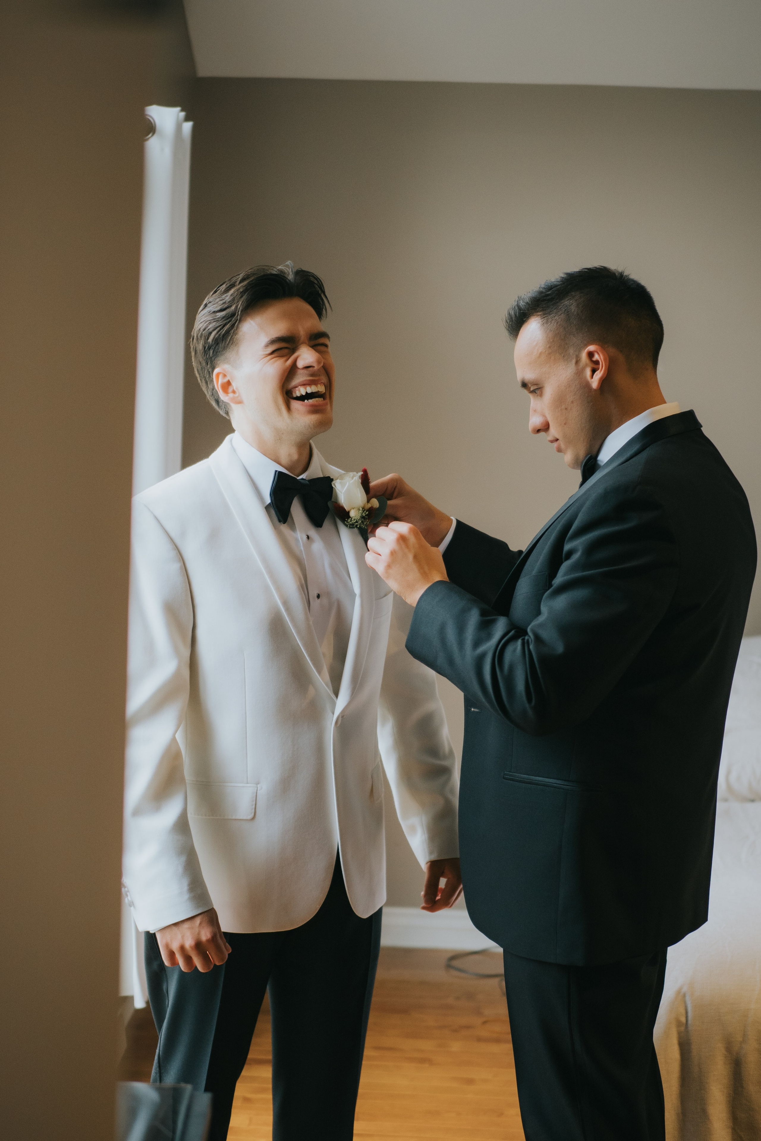 Wedding of Cassandra and Loïc in Beaconsfield, Montreal. Wedding and Family Photography Montreal Muriel Oe Photo