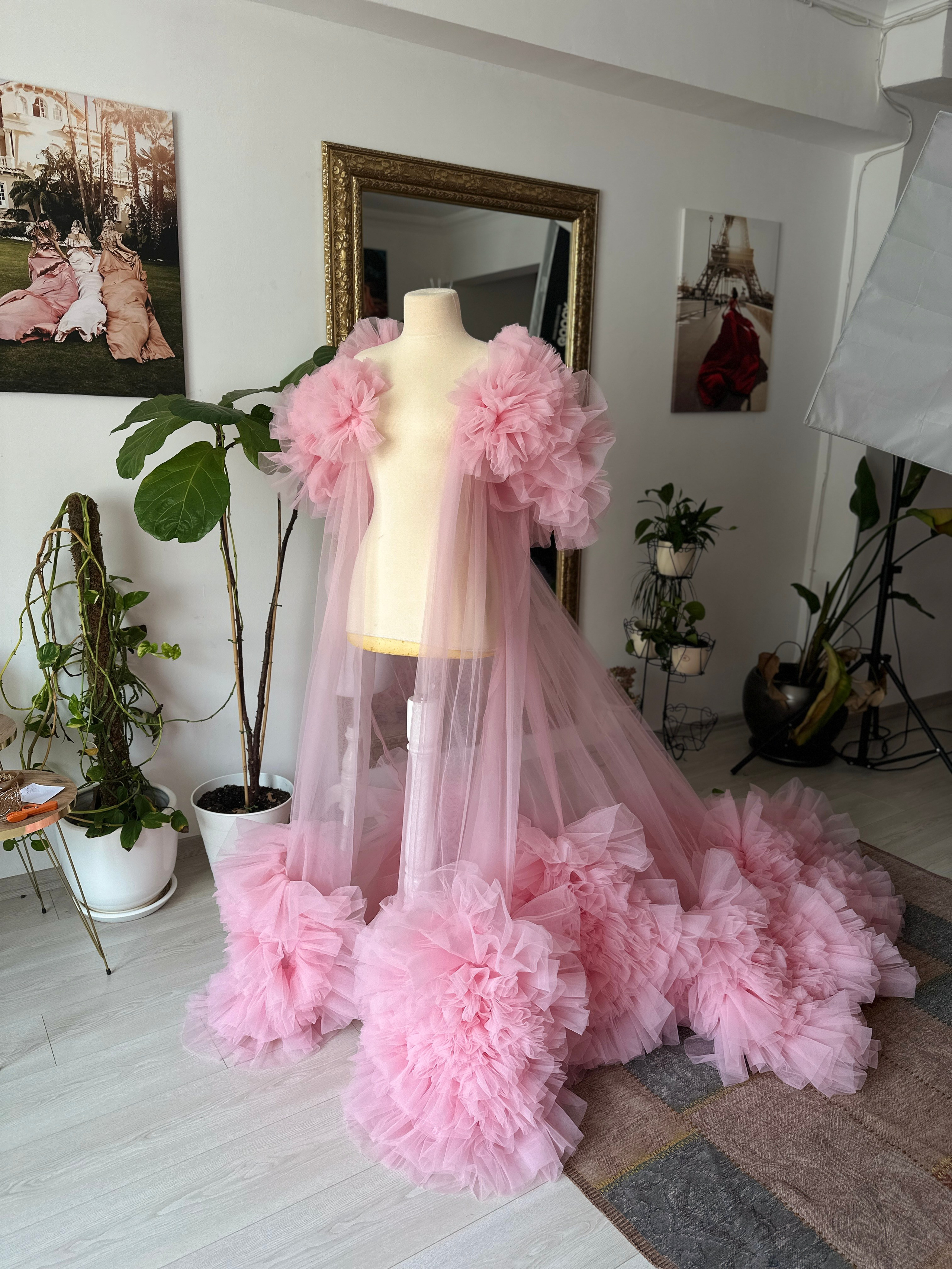 Flying dresses for rent. Photographer in Turkey, Antalya, Kemer, Belek, Side, Kas, Fethiye