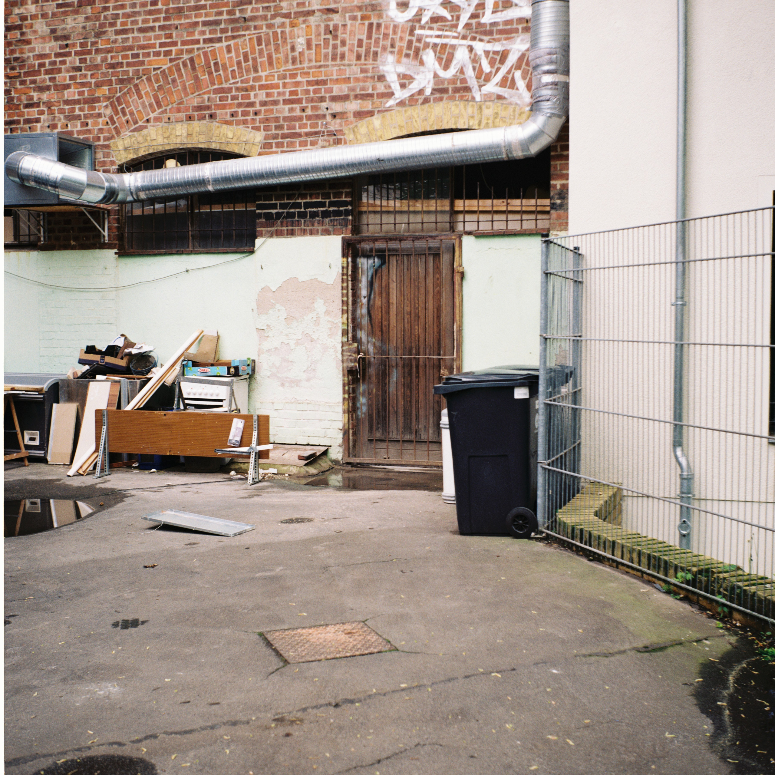 Backyard culture of the Eisenbahnstraße. Anastasia Musinova