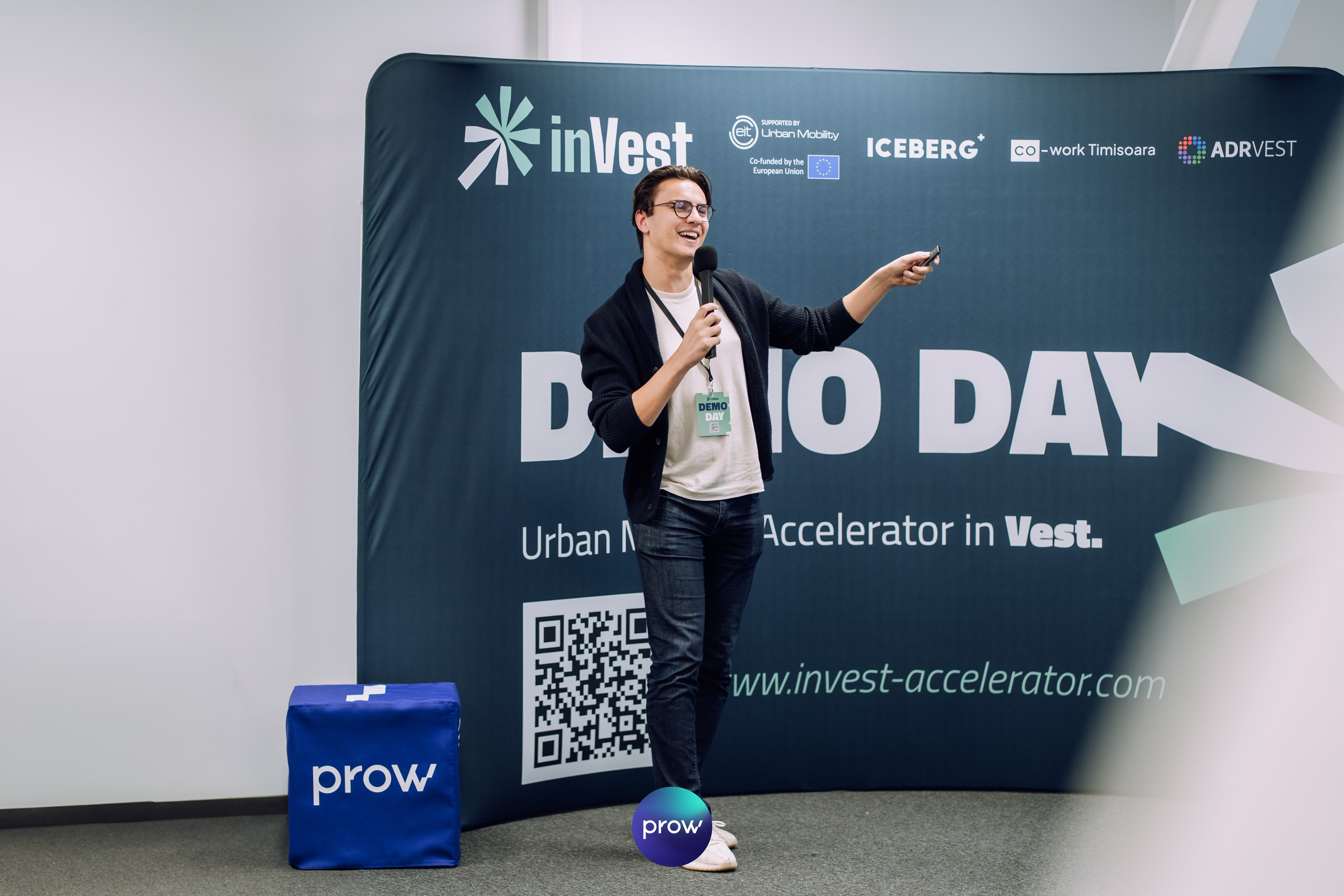 InVest DemoDay @ Cowork. Cozac Cristian Photographer