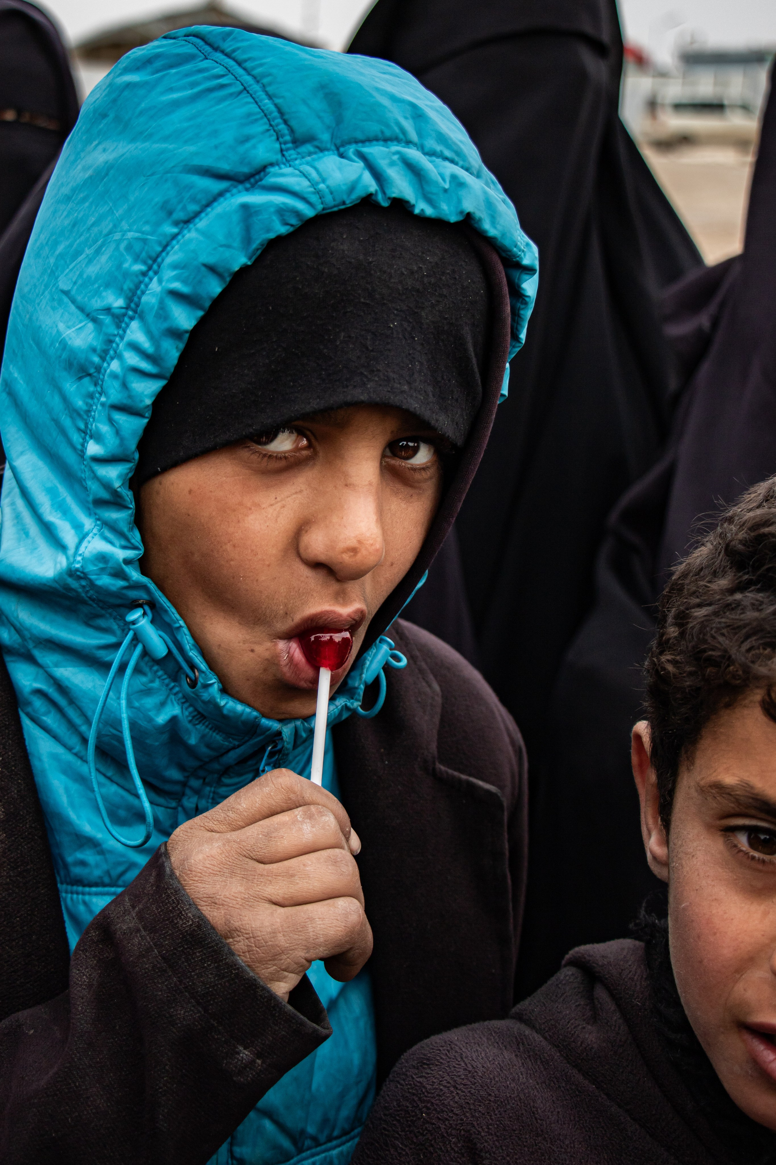Portrait dans le camps Al-Hol, prisonniers de Daesh, dans le Rojava Kurdistan Syrien.