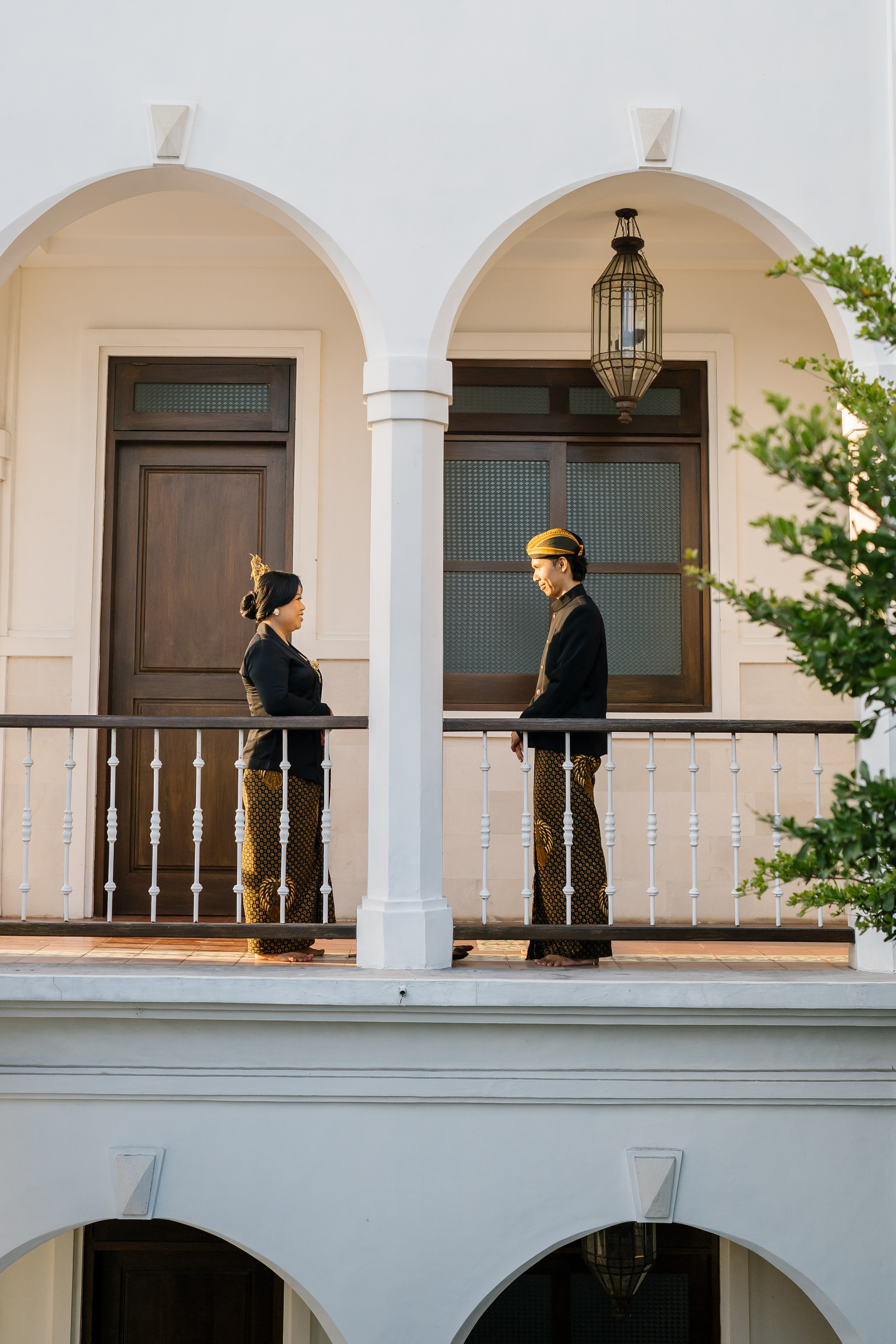 Prewedding Photo Shoot with Javanese style. Female Photographer in Bali