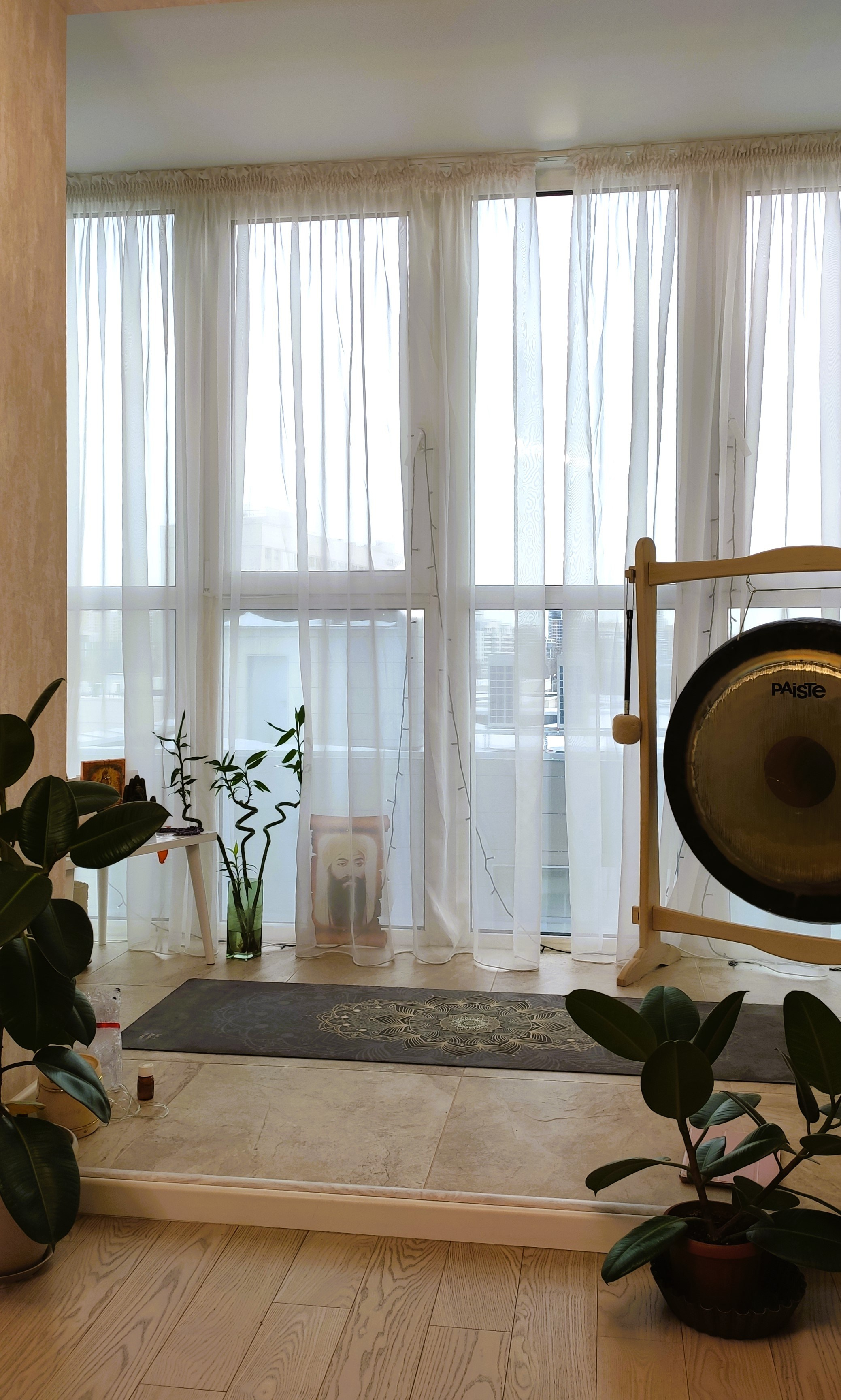 Кейс по дизайну. Алена и Даниль, пара 45+, врач и практикующий йог. Change4Life: медитации, выгорание, мягкие навыки, ретриты