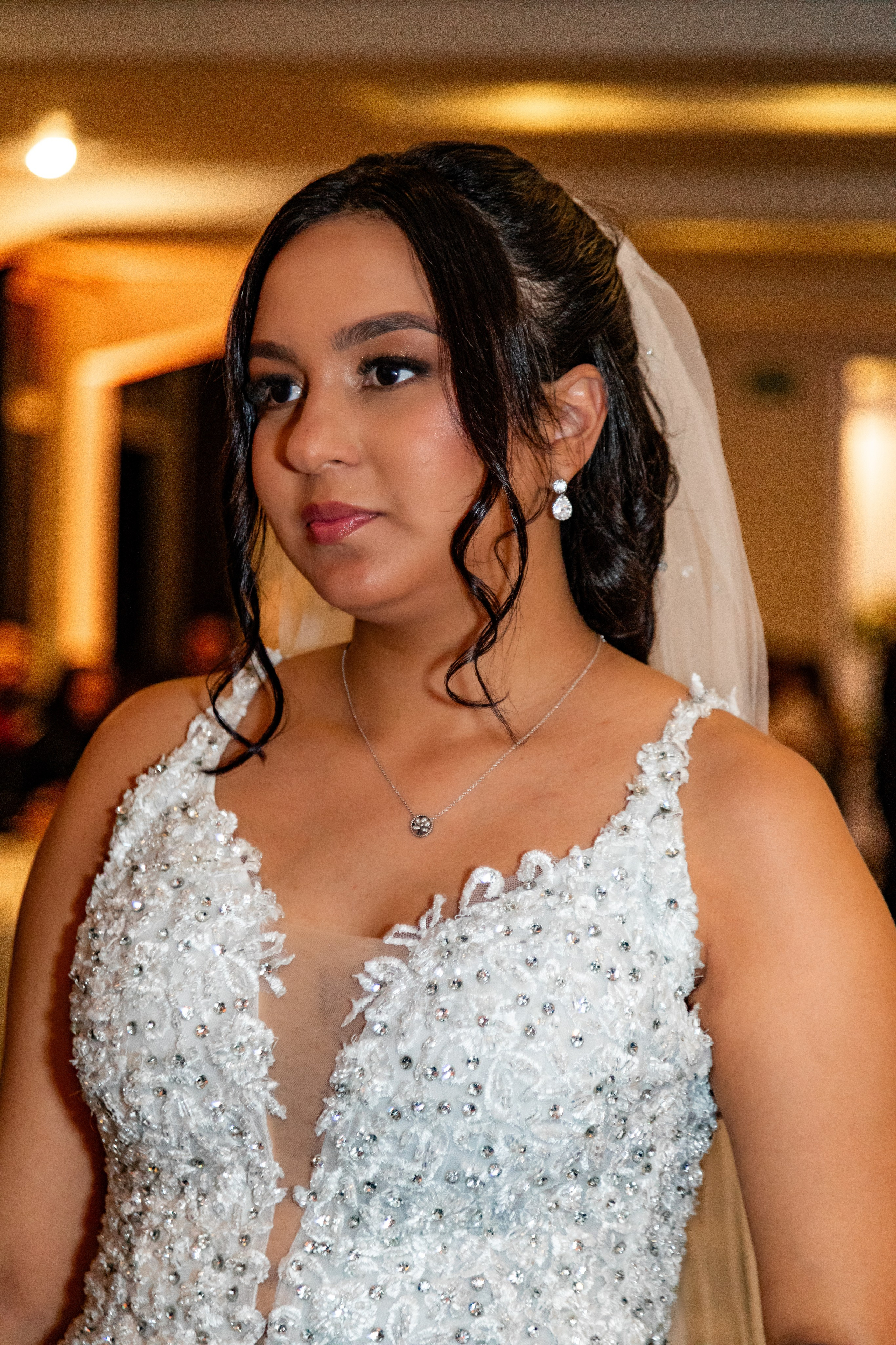 uma linda noiva no altar