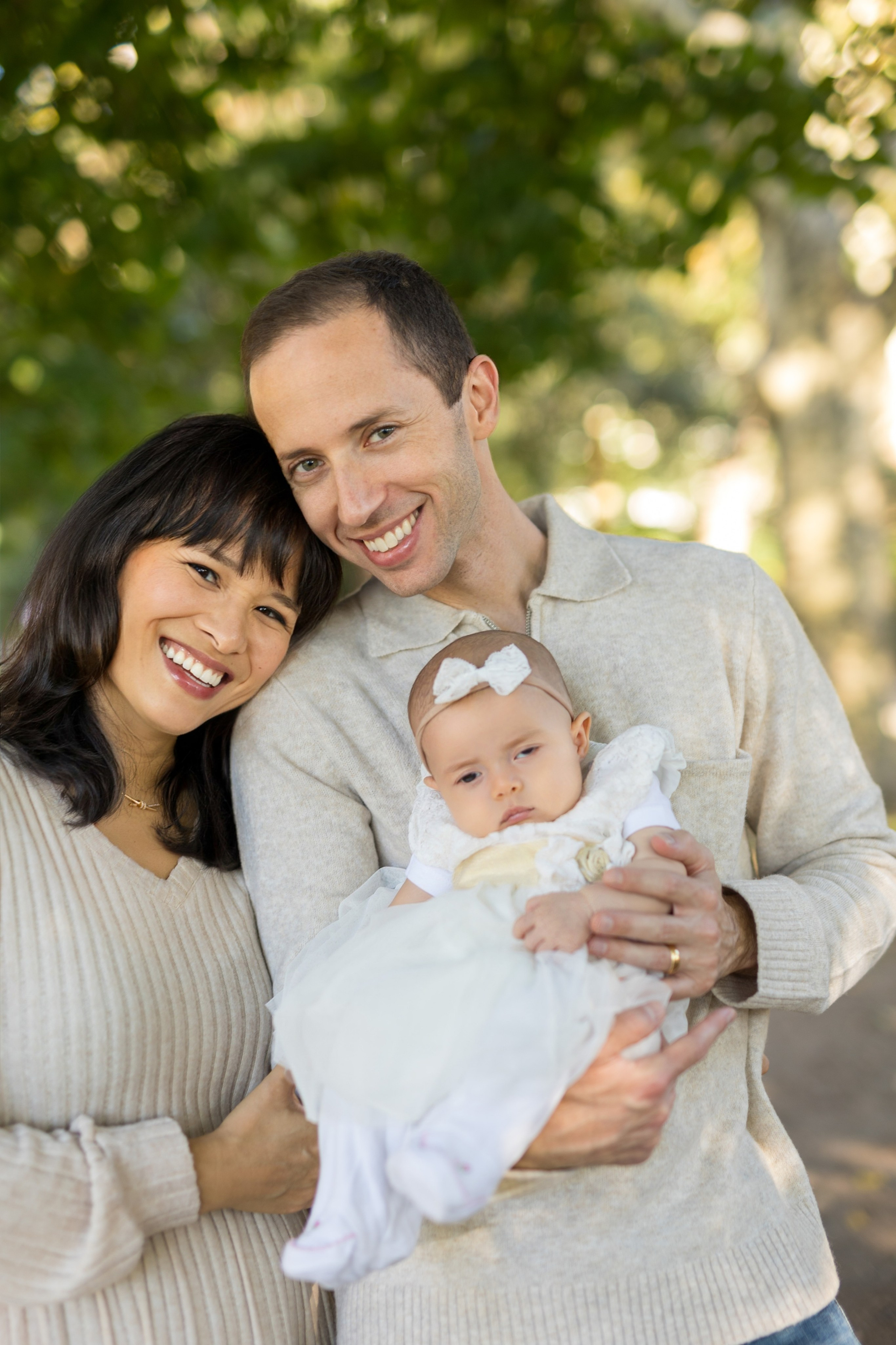 Family photoshoot in Carl Schurz Park. Family, lifestyle, and commercial photography in New York and New Jersey