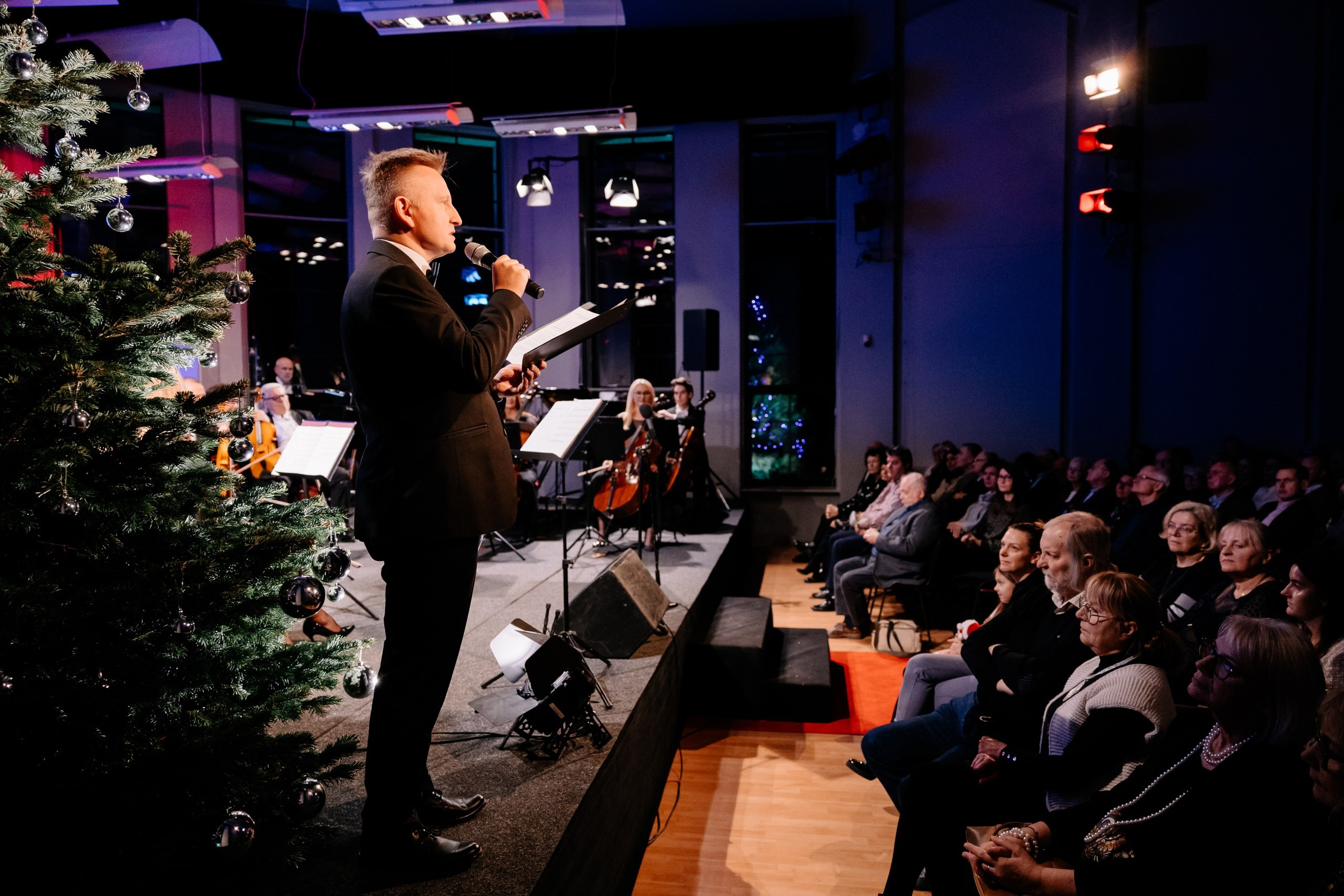 Opera Leśna. Fotograf Ślubny Warszawa - Sesje Biznesowe Rodzinne Eventy