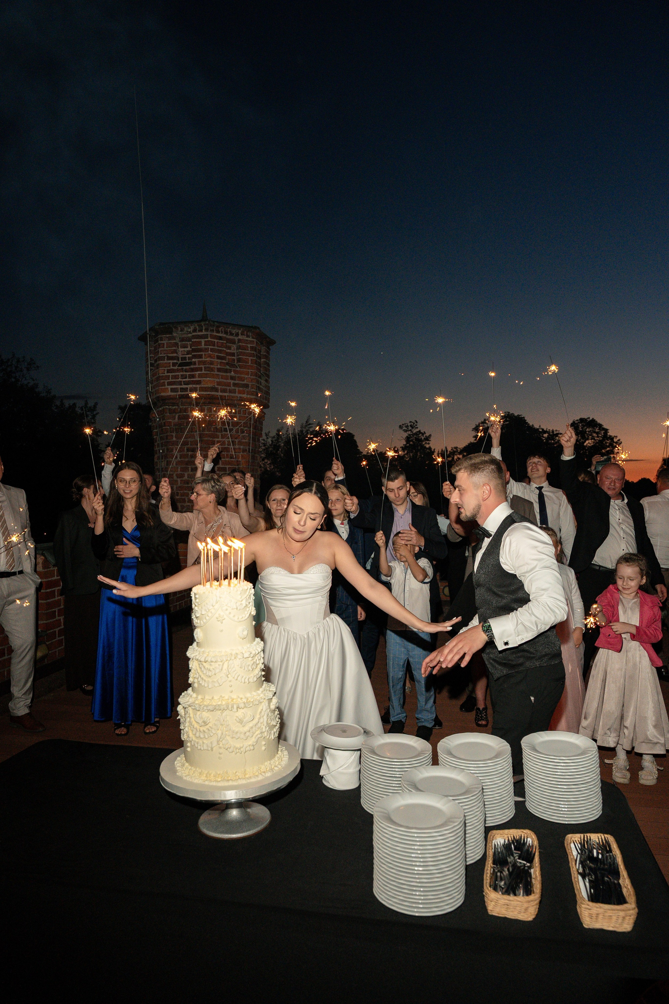 E&N: Zamek w Rzucewie. SL Wedding Photo — Editorial, Elegant & Timeless Wedding Photography in Poland and Across Europe
