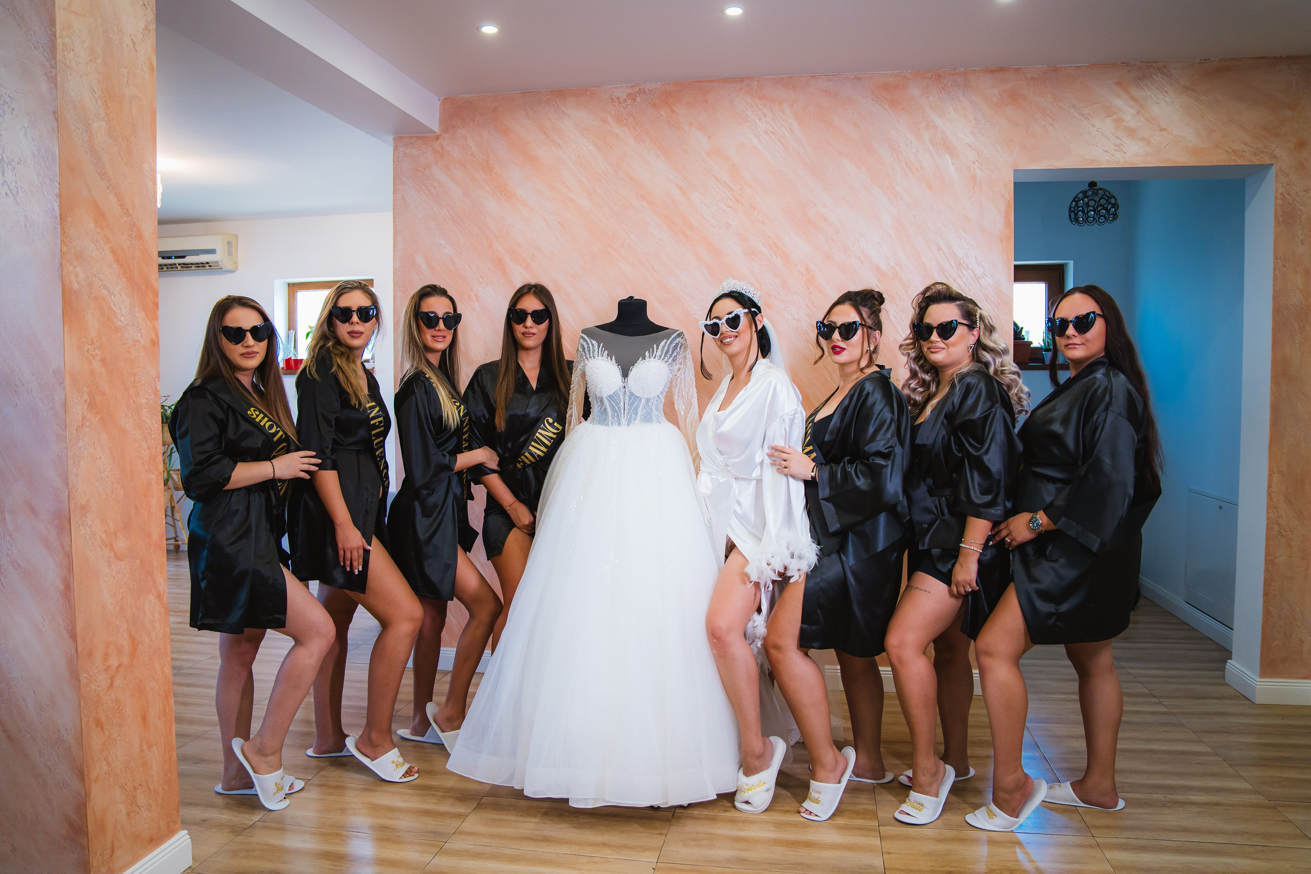 Bella & Adi. Foto Studio — Fotograf de evenimente, nunti, botezuri, portrete