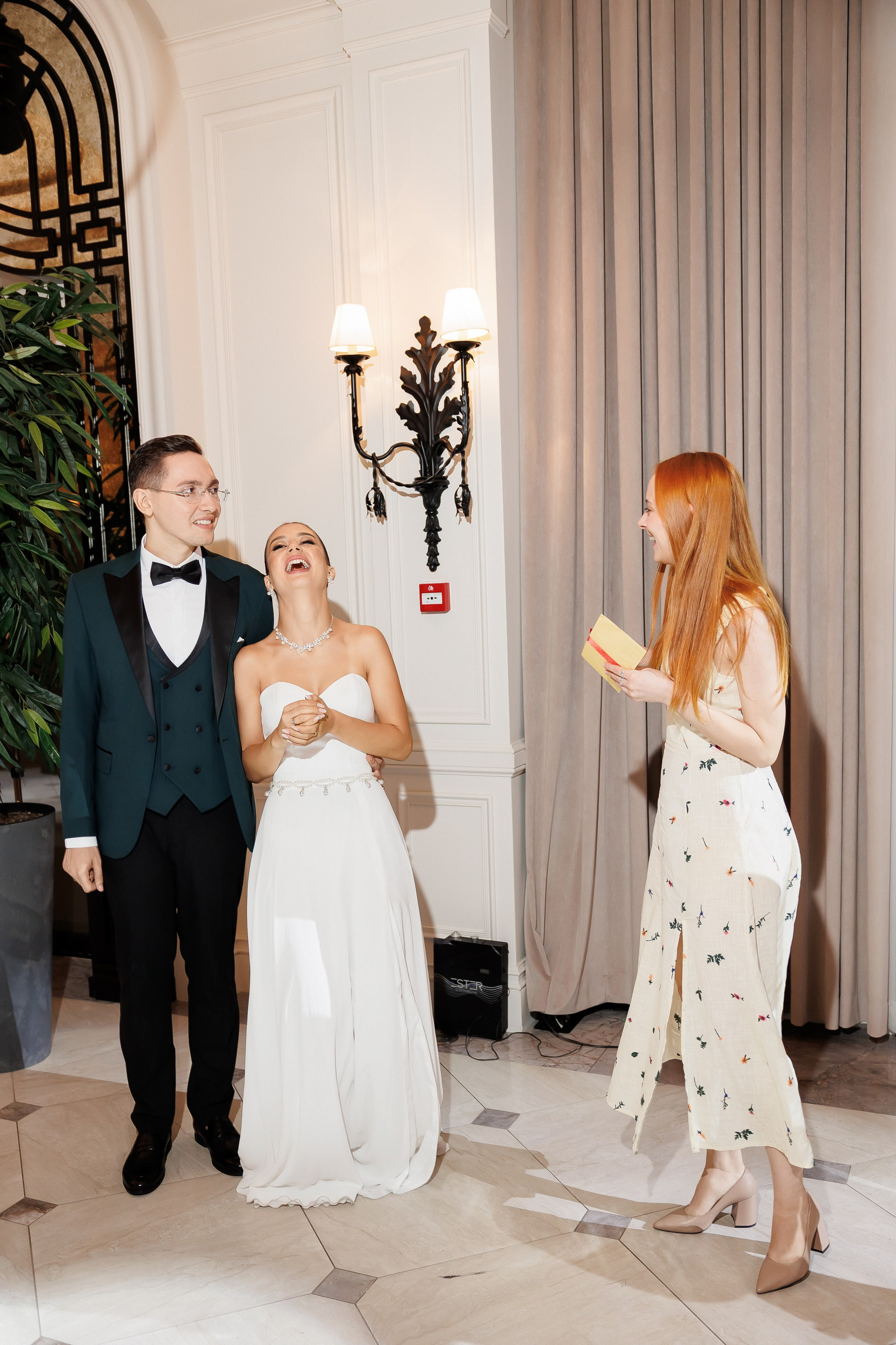 Serghei & Erica — Queen Residence. Servicii Foto și Video 067188353