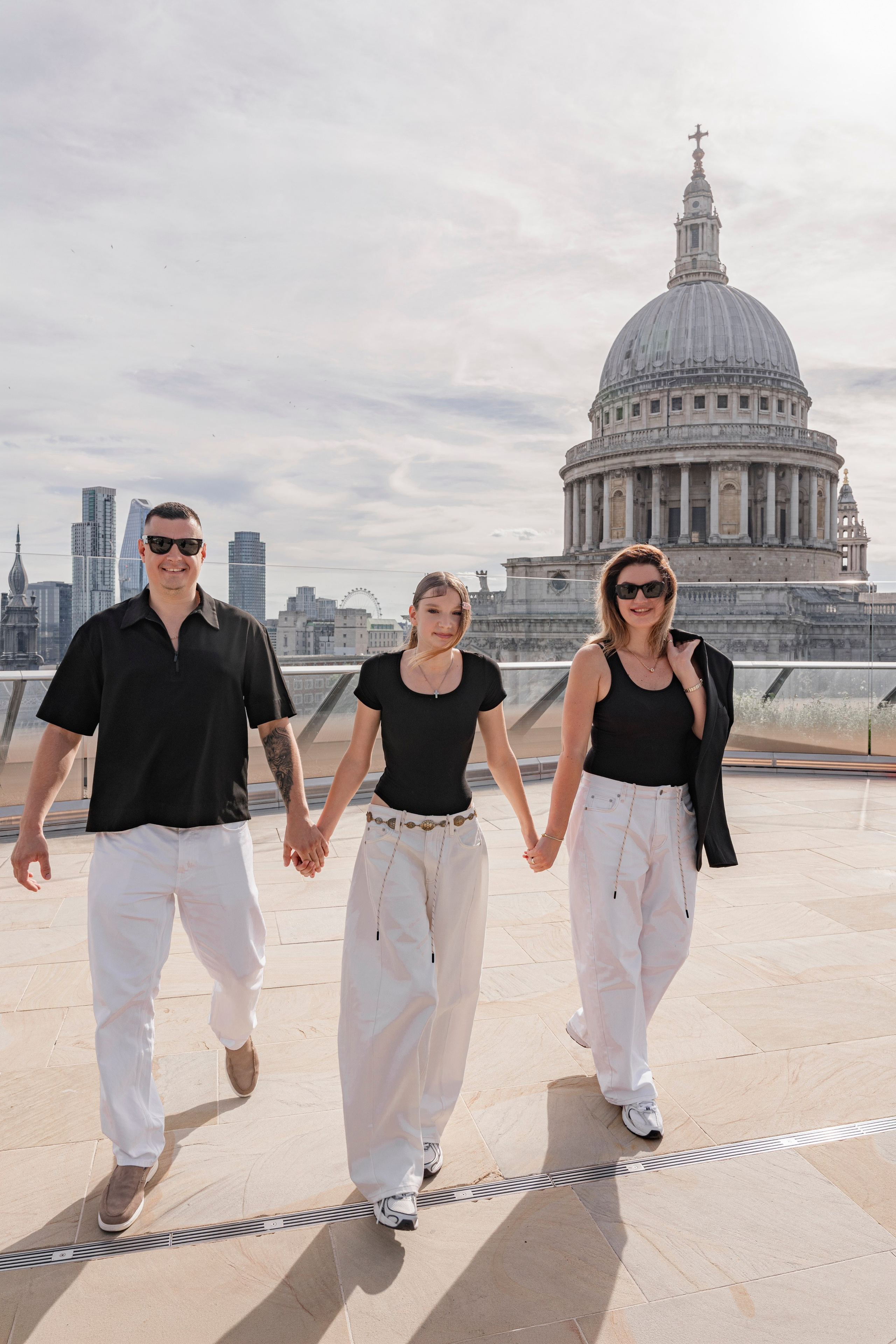 Family summer walk. Tonya Kyrylenko photographer in London