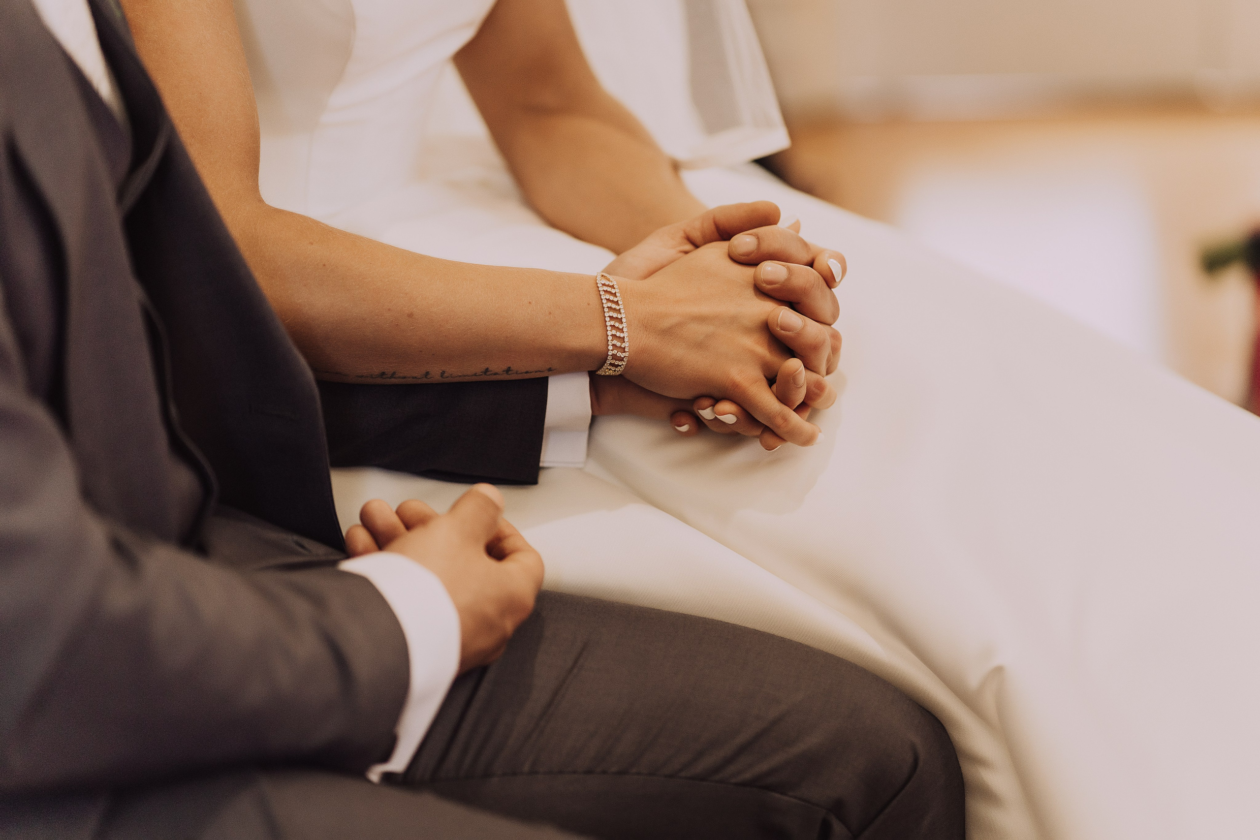 Megan & Oneias. Main