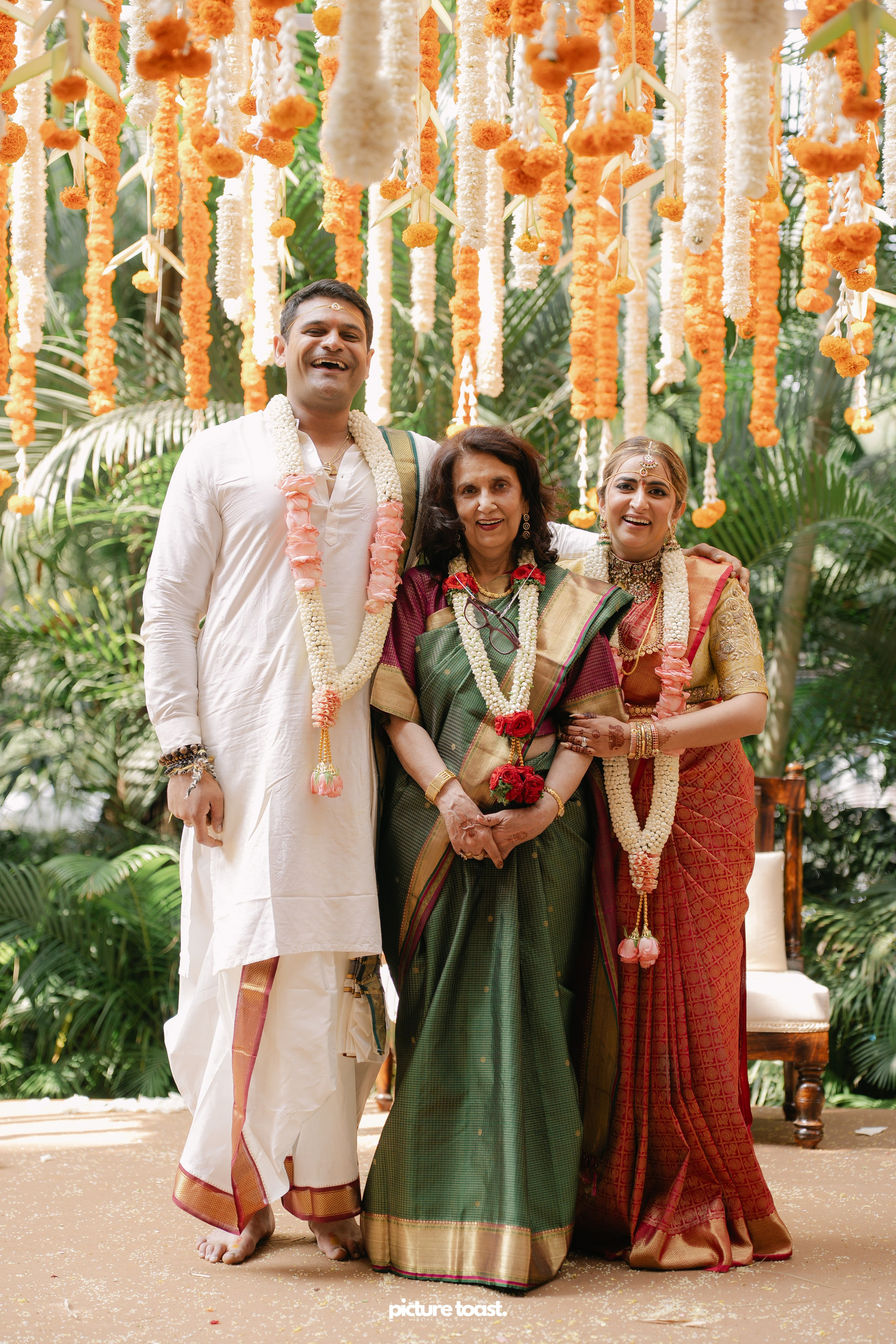 South Indian Wedding Ft. Aashna & Rajiv. Fine art Wedding Photographers in India & Canada