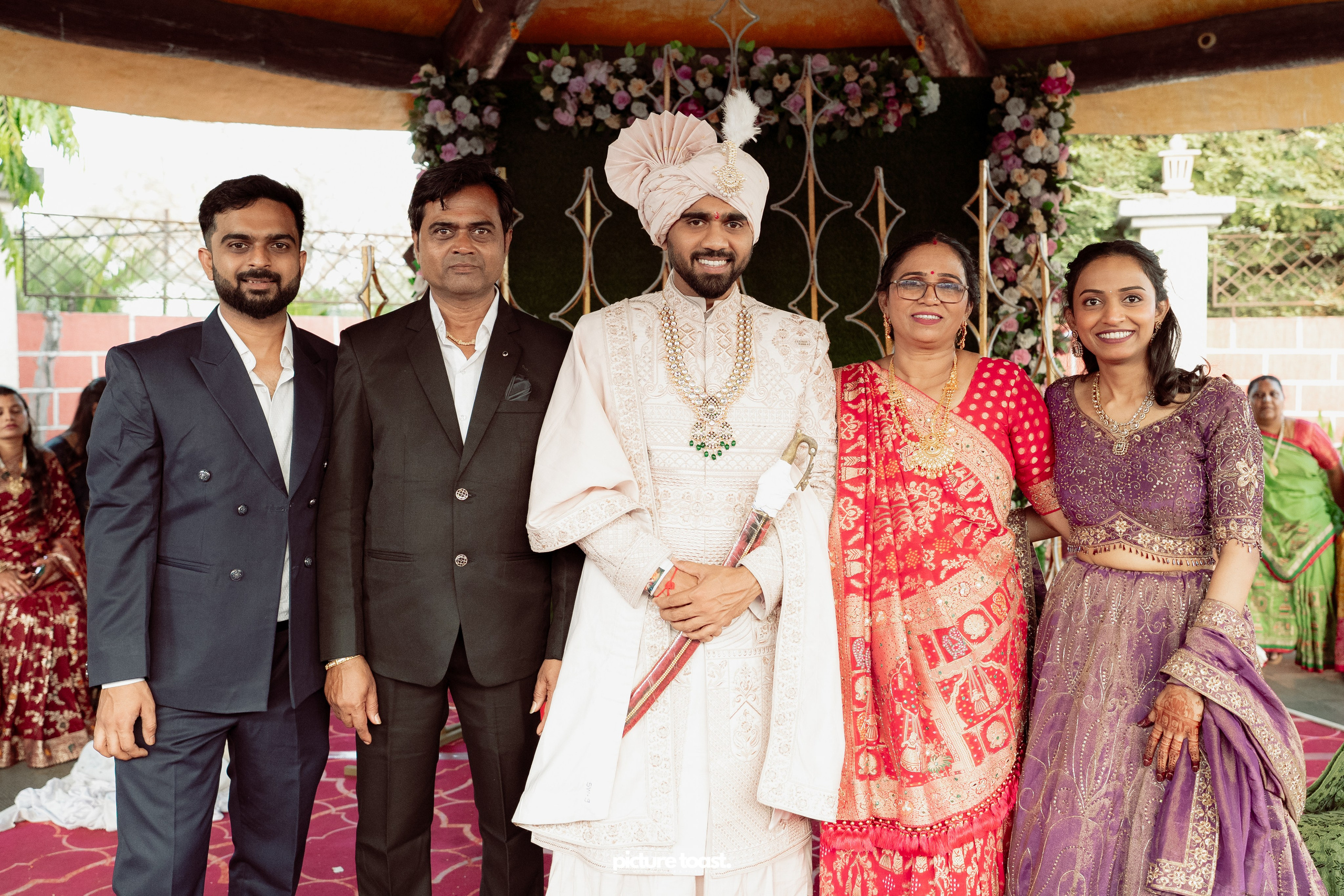 Gujarathi Wedding! Ft. Sahil & Thanima. Fine art Wedding Photographers in India & Canada