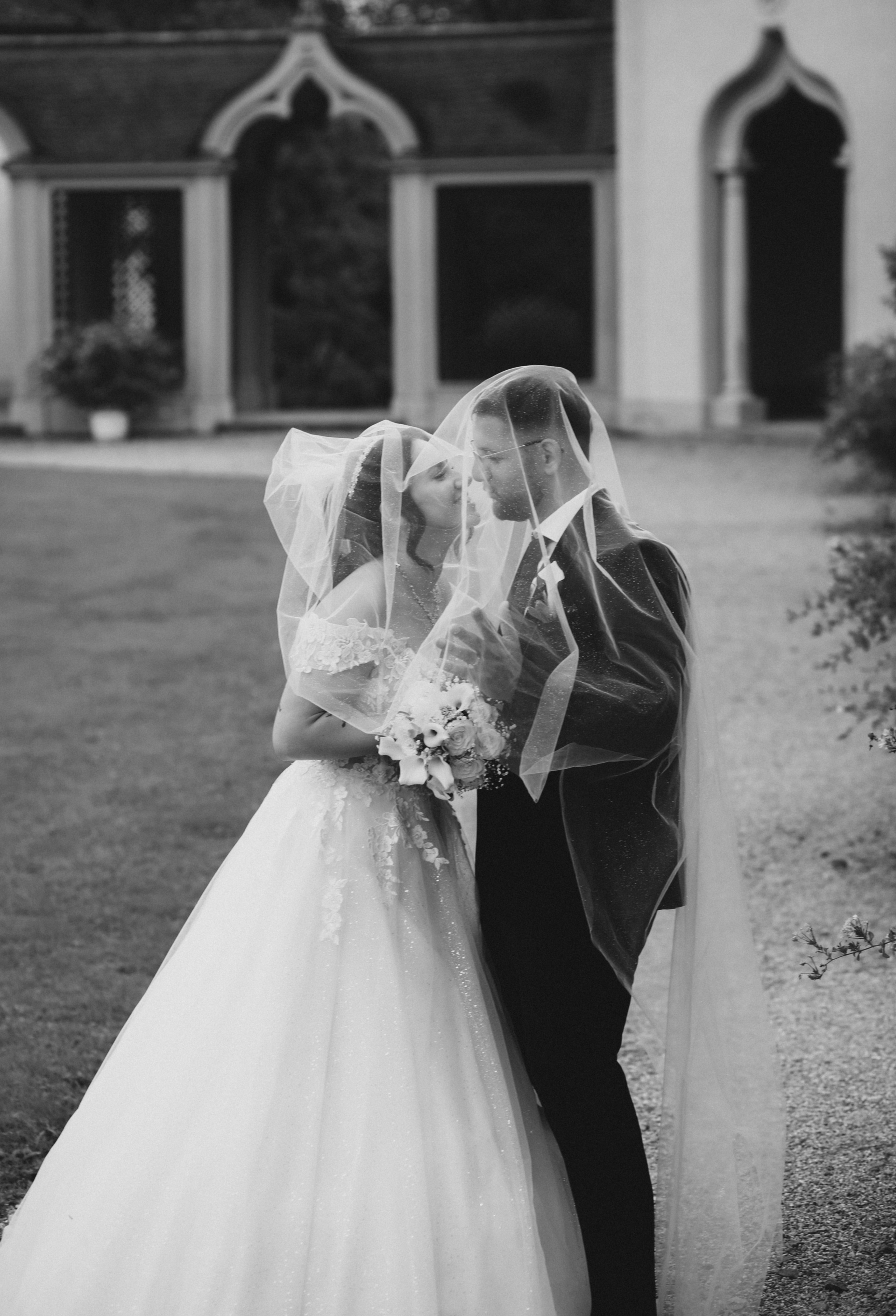 Romantische Fotos im Schlosspark Schwetzingen – Hochzeitsfotograf Heidelberg