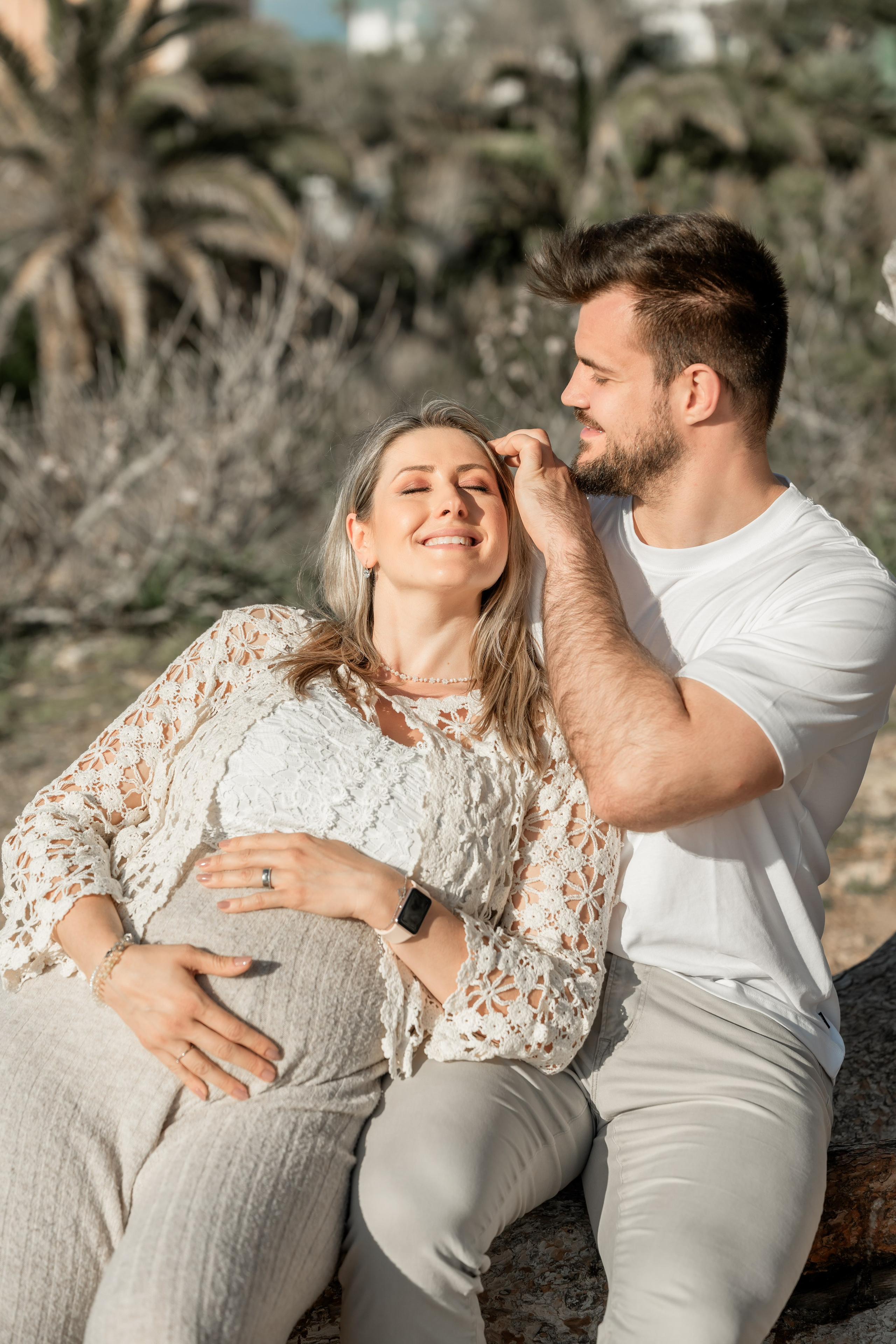 Schwangerschaftsshooting am Meer. Deine Fotografin auf Mallorca für Familien und Business