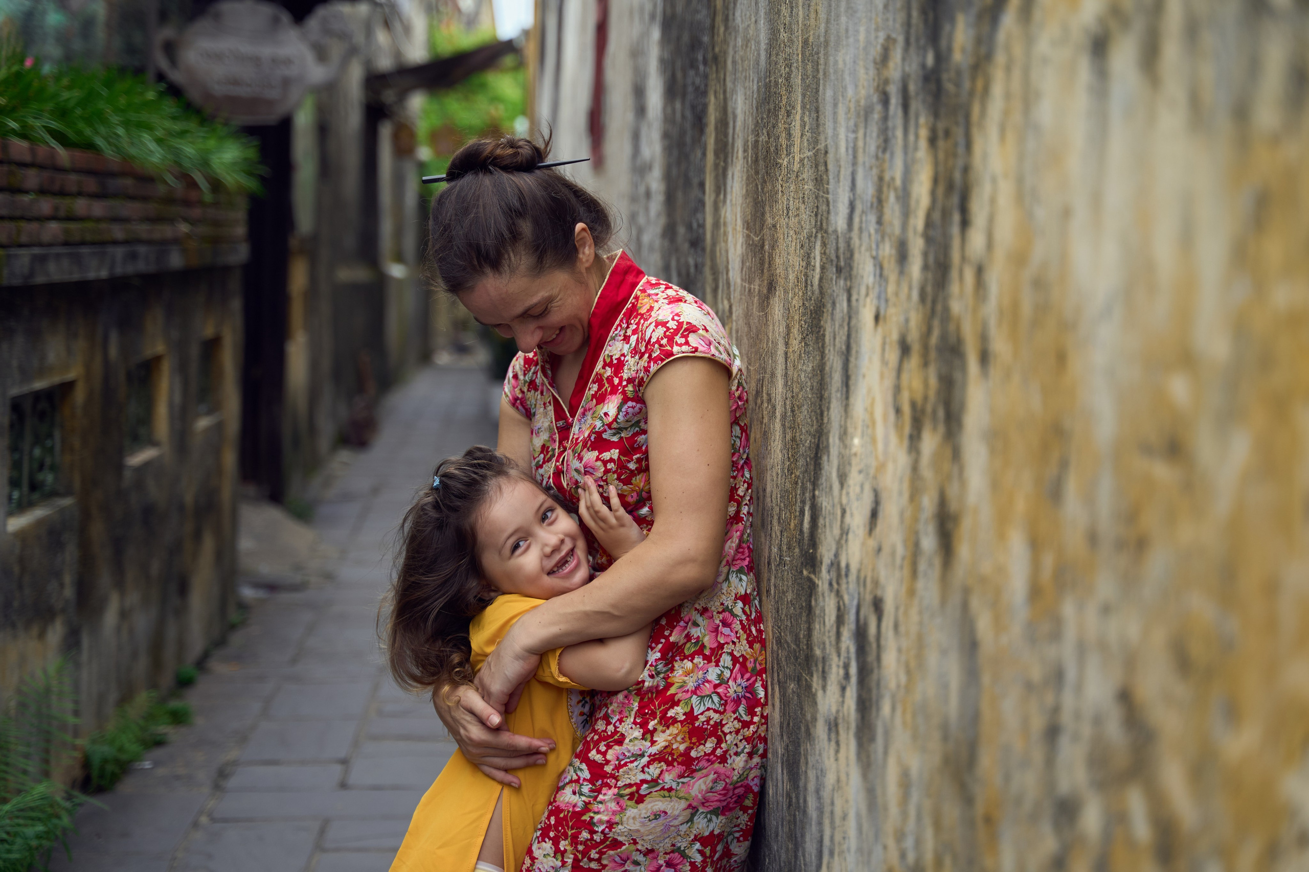 Photography Portfolio | Family, Couple & Portraits in Hoi An. Photographer in Hoi An — Veronika Guzenko. Natural photoshoots for couples, families and solo travelers. Book your shoot today