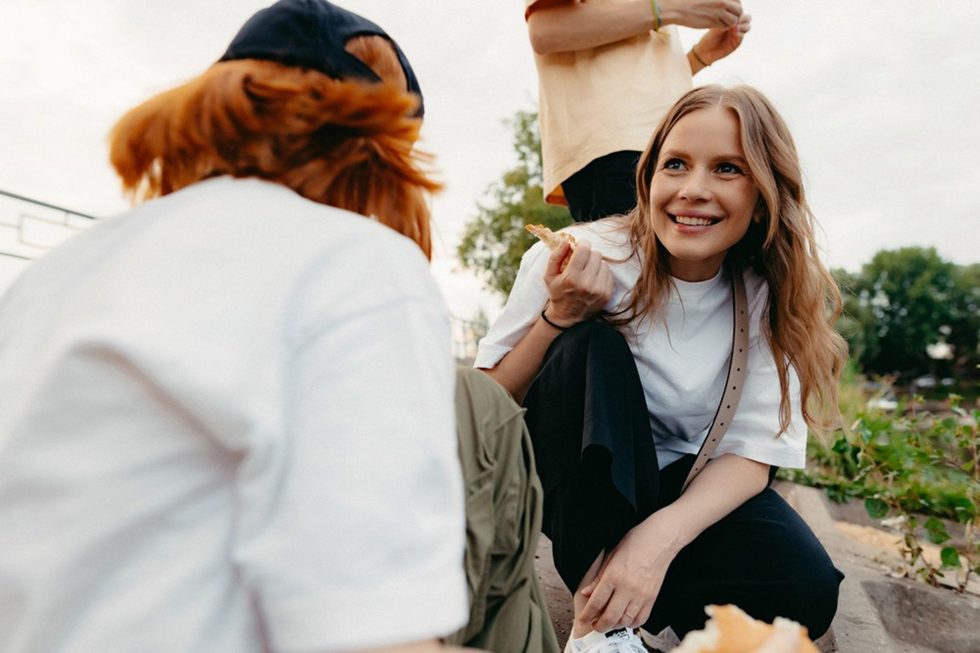 Сімейна фотосесія на вулиці літом. Photokostin.com