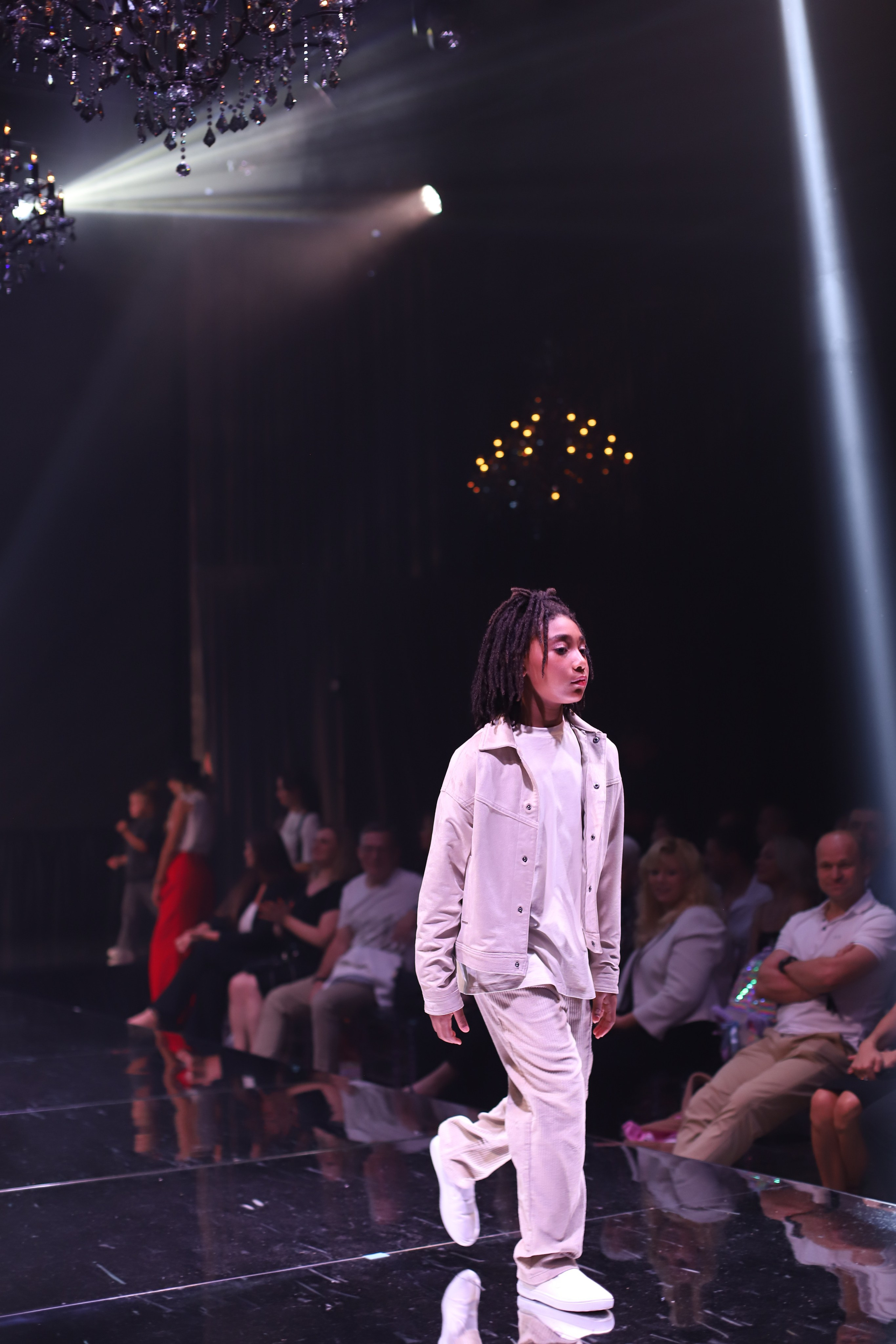 Young Fashion Show. VALERIIA VIUNOVA individual shooting\love story\event\brand