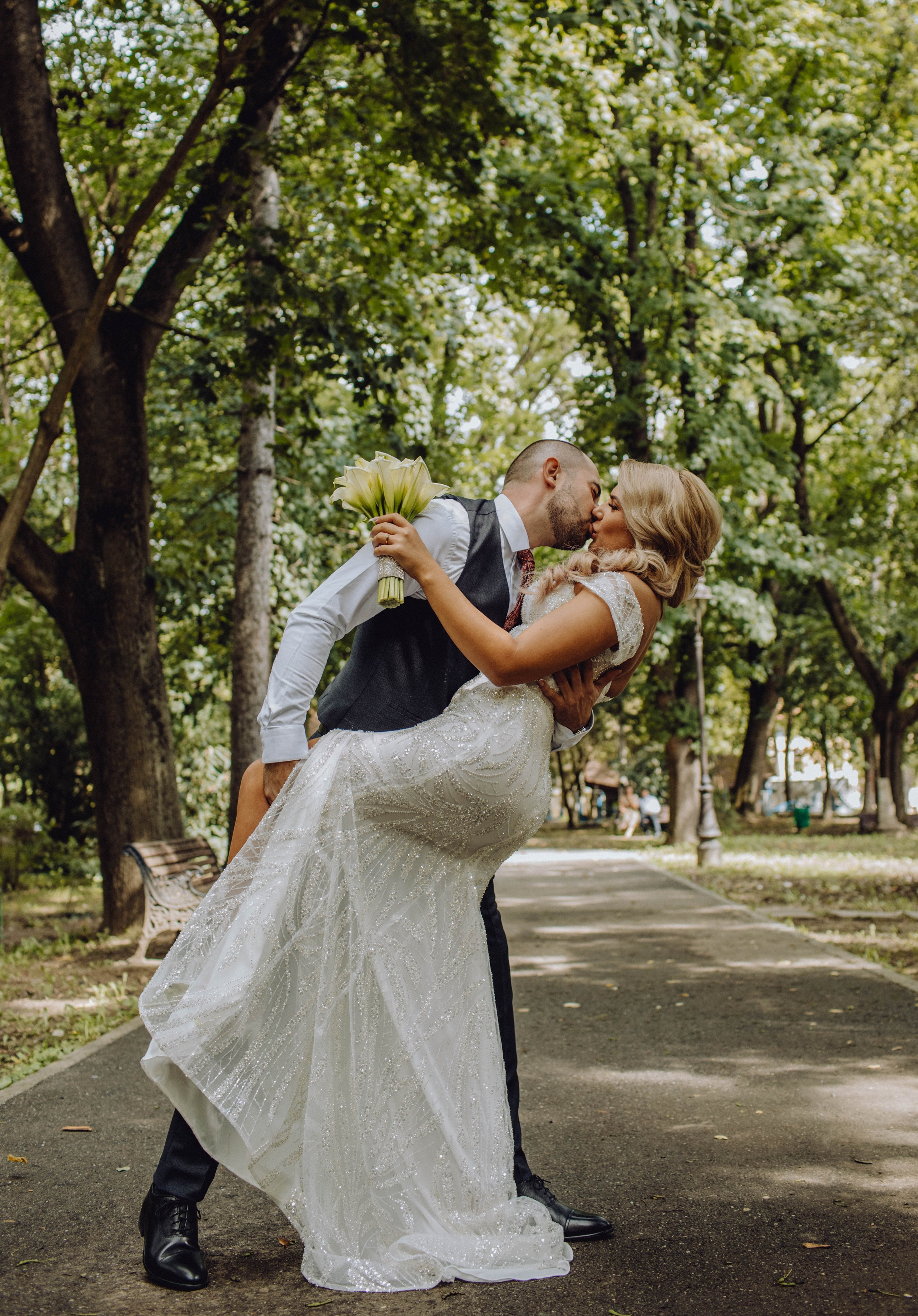 Liviu & Simona. Wedding & couple photographer from Romania Rut Vetan