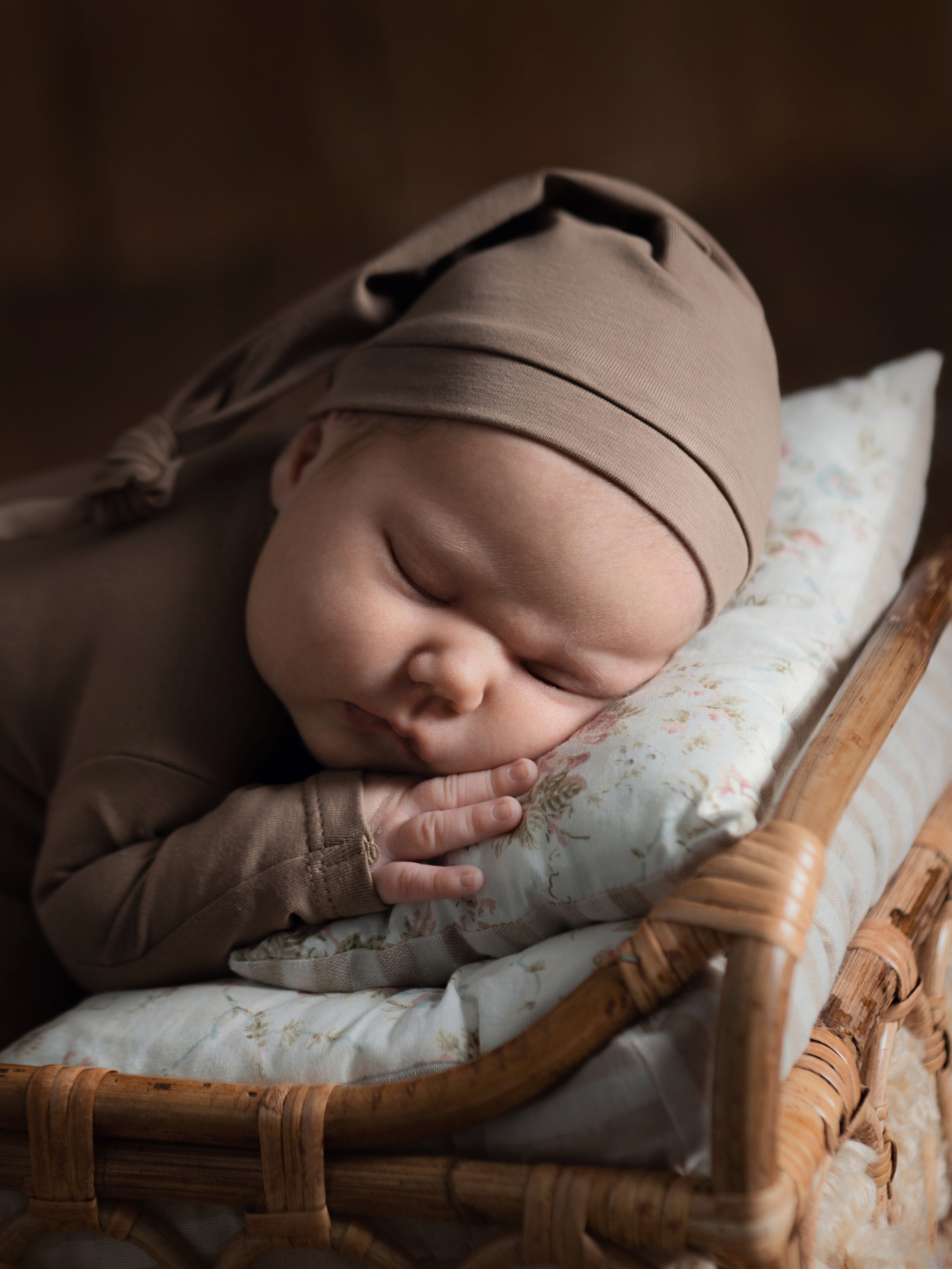 Foto dei neonati. Fotografa di neonati di attesa di famiglia Gero Kateryna