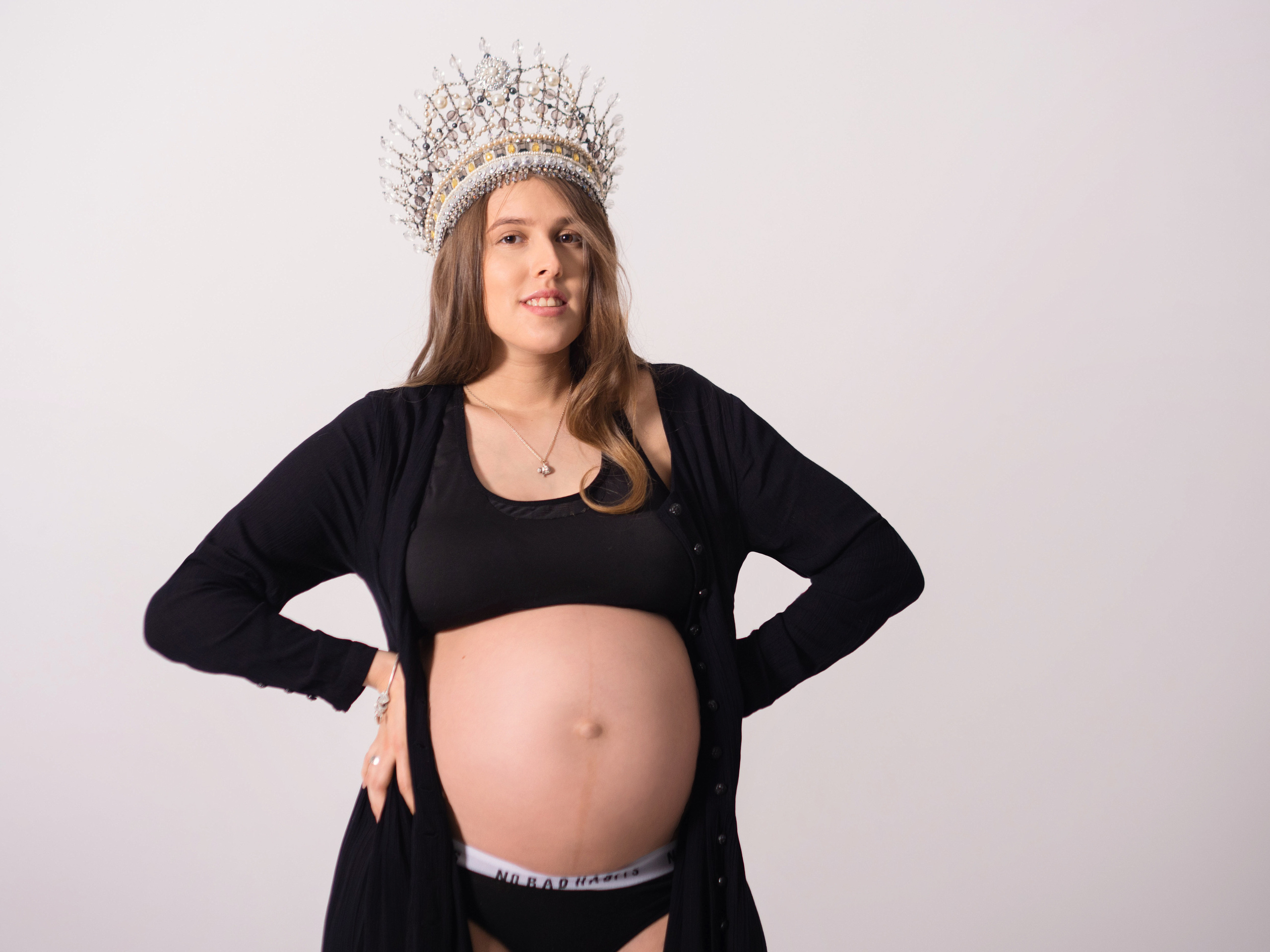 Foto di attesa. Fotografa di neonati di attesa di famiglia Gero Kateryna