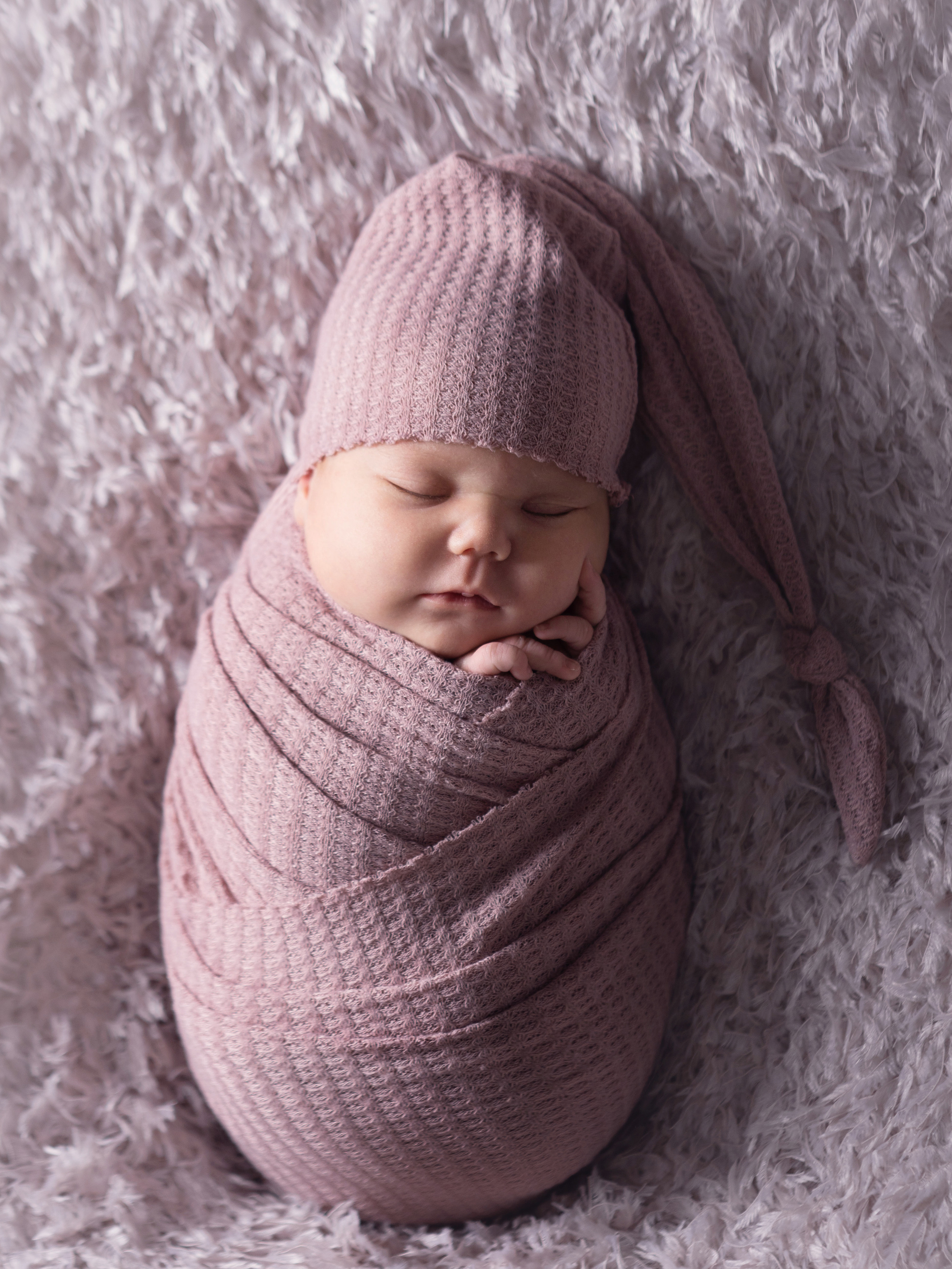 Foto dei neonati. Fotografa di neonati di attesa di famiglia Gero Kateryna