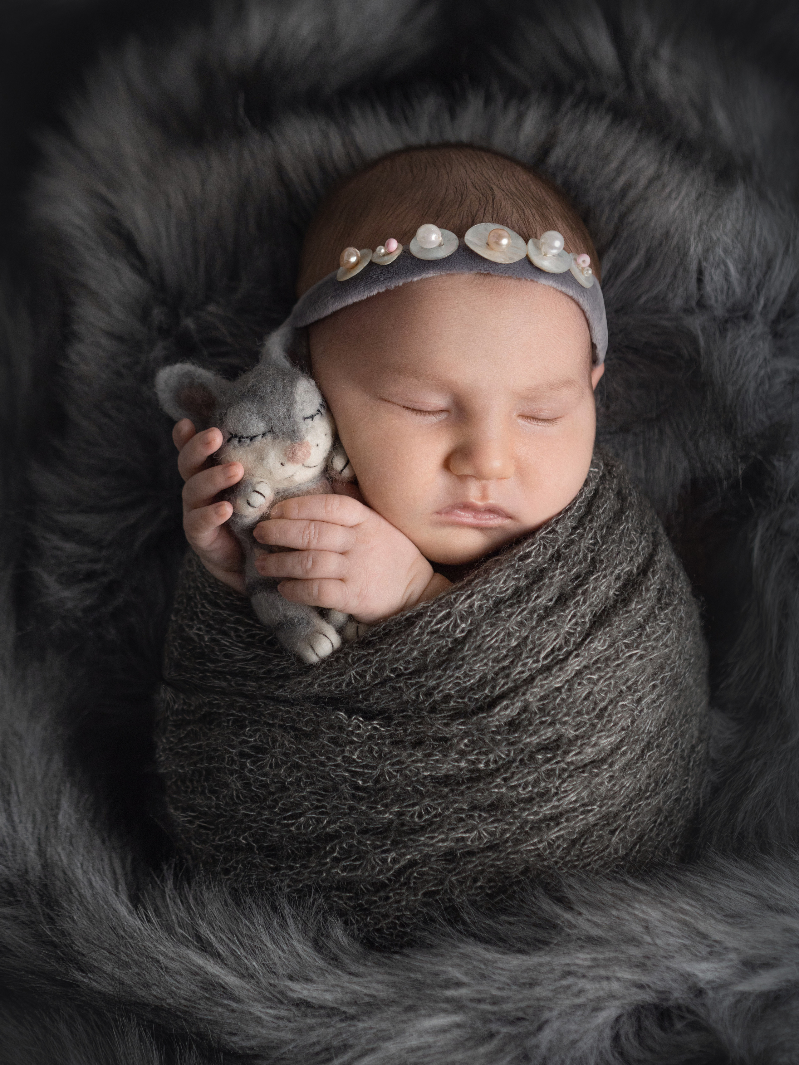 Foto dei neonati. Fotografa di neonati di attesa di famiglia Gero Kateryna