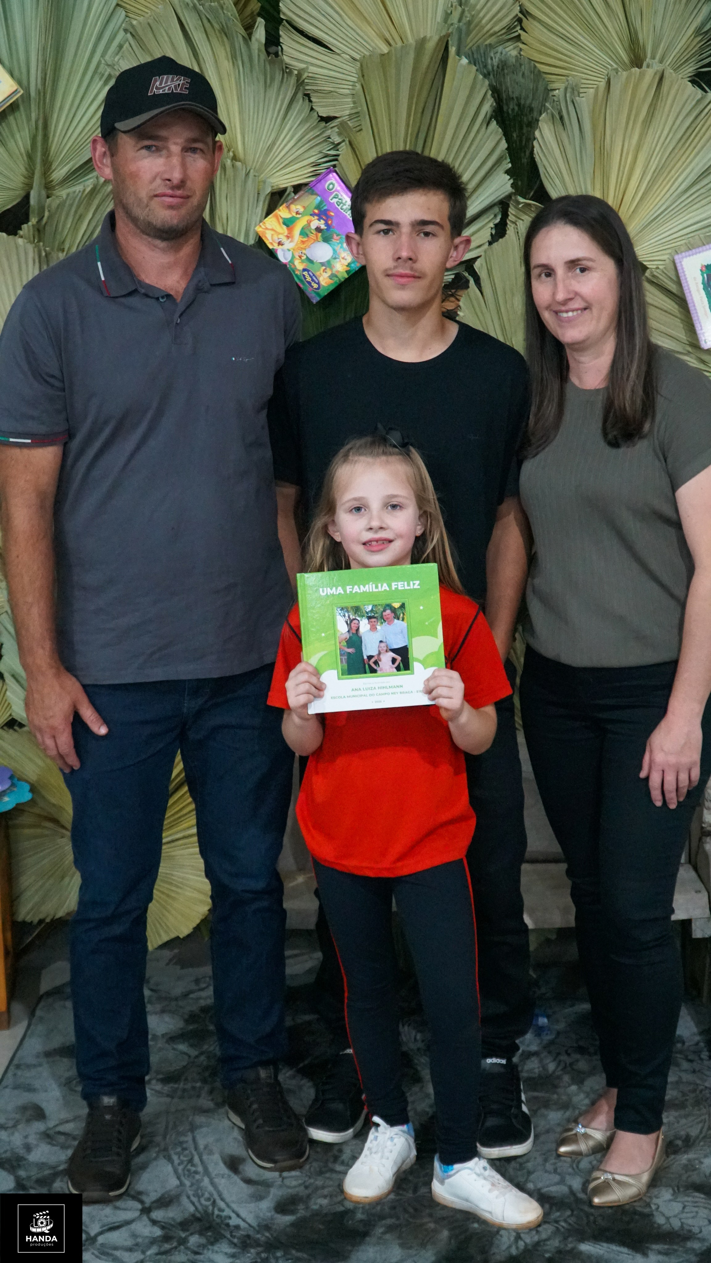 Noite autógrafos colégio Aurélio Buarque de Holanda. Handa Produções
