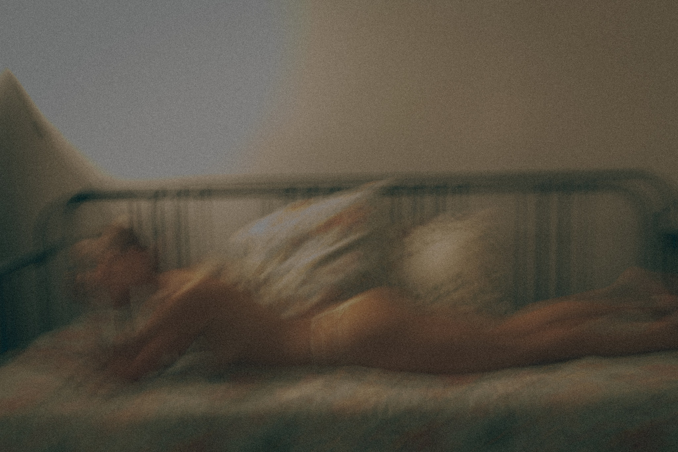 Photo nue dans un cadre mystérieux de style rétro. Histoires d’amour, séances photos de famille et de mariage en France