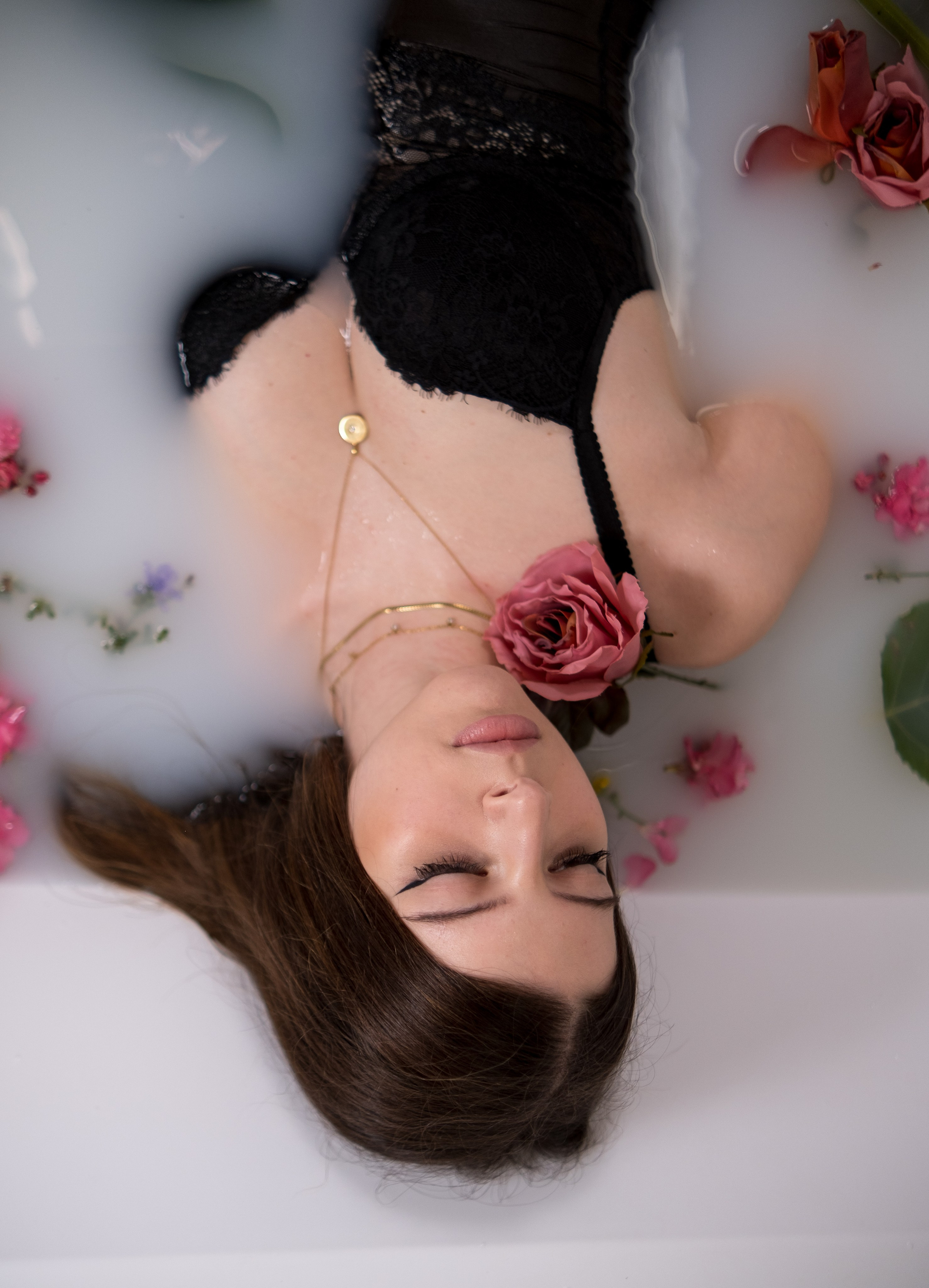 Ritratti Artistici | Esplorazione di Espressioni e Identità. Fotografa maternity, family e business a Pomezia e Roma – Simona Henkel