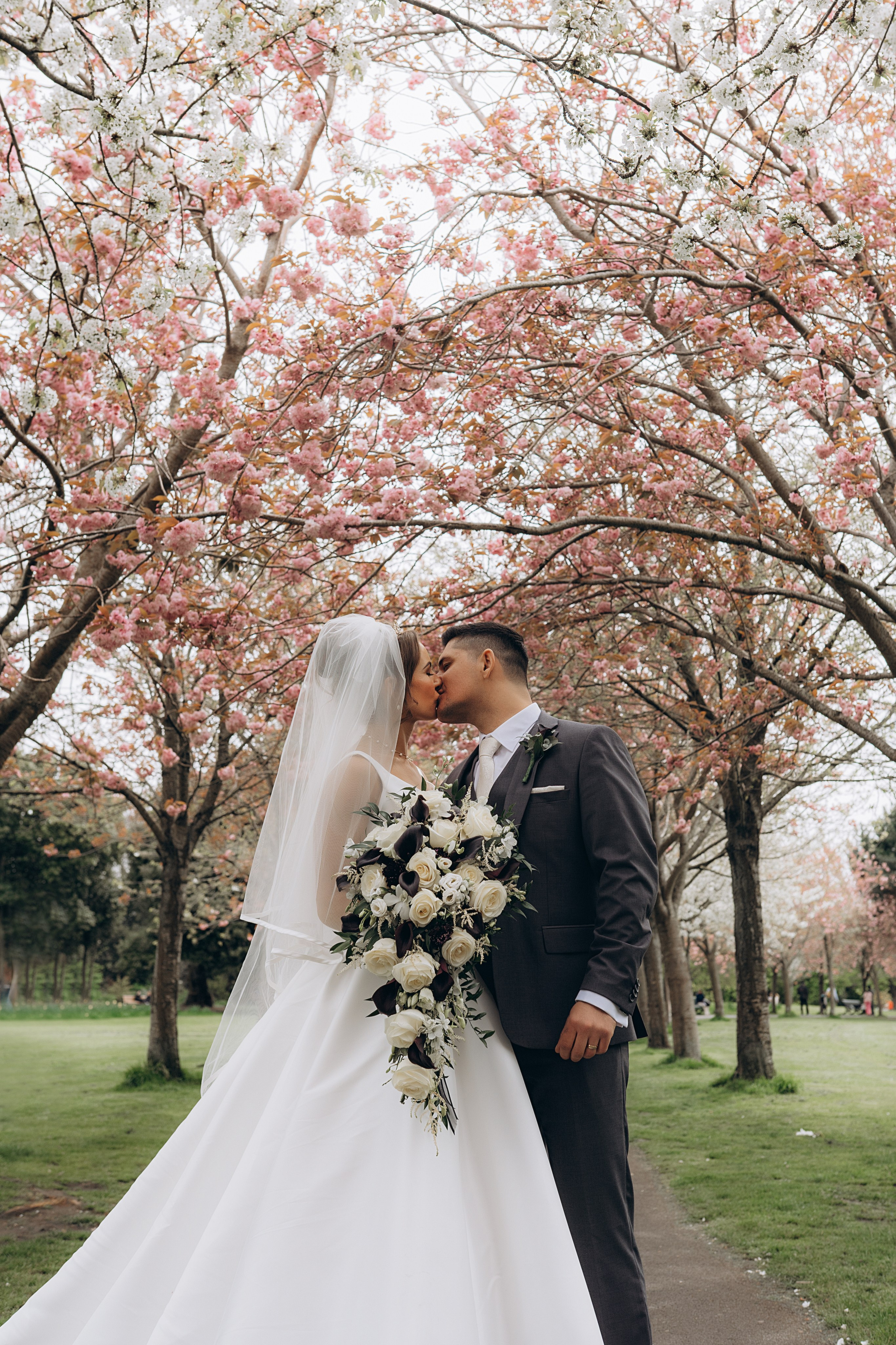 Megan & Oneias. Main