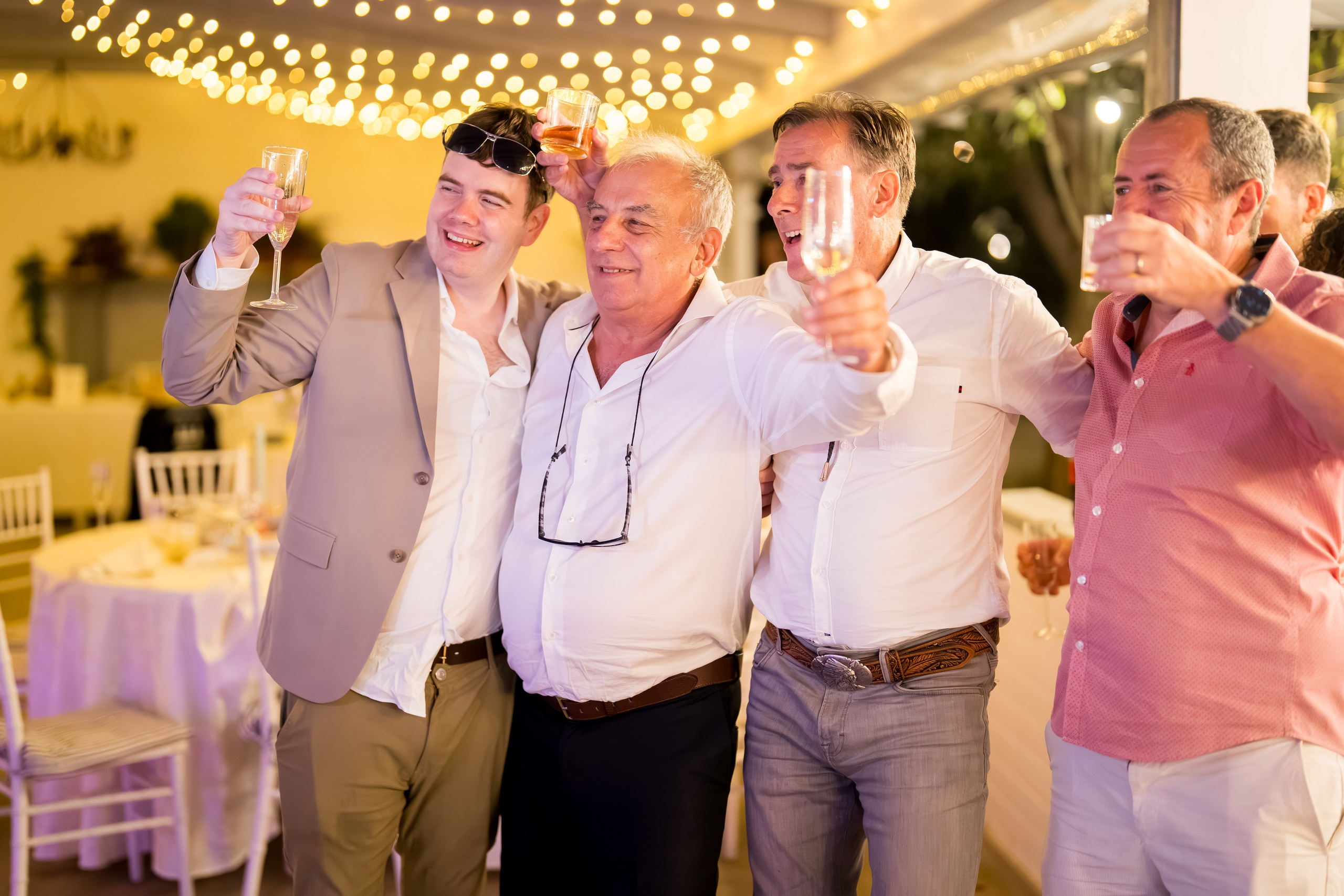 PARTY. Gabriel Florea — Fotograf nuntă București